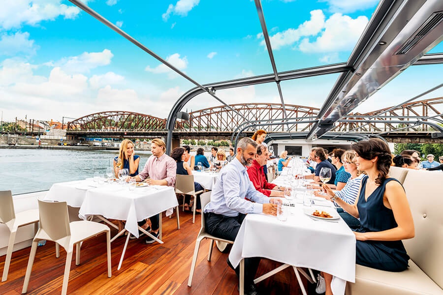 Plavba po Vltavě s obědem pro dva