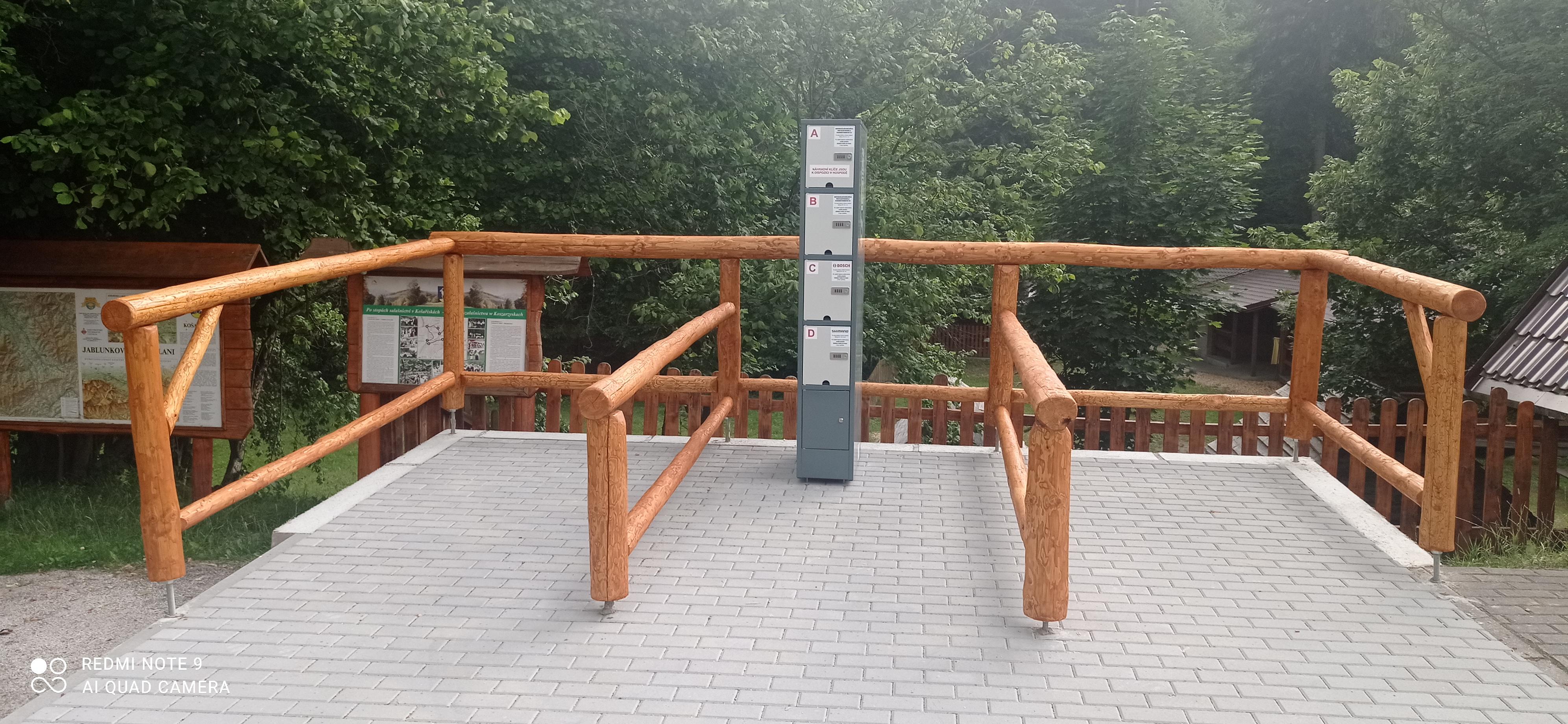 Nabíjecí stanice pro elektrokola a mobilní zařízení