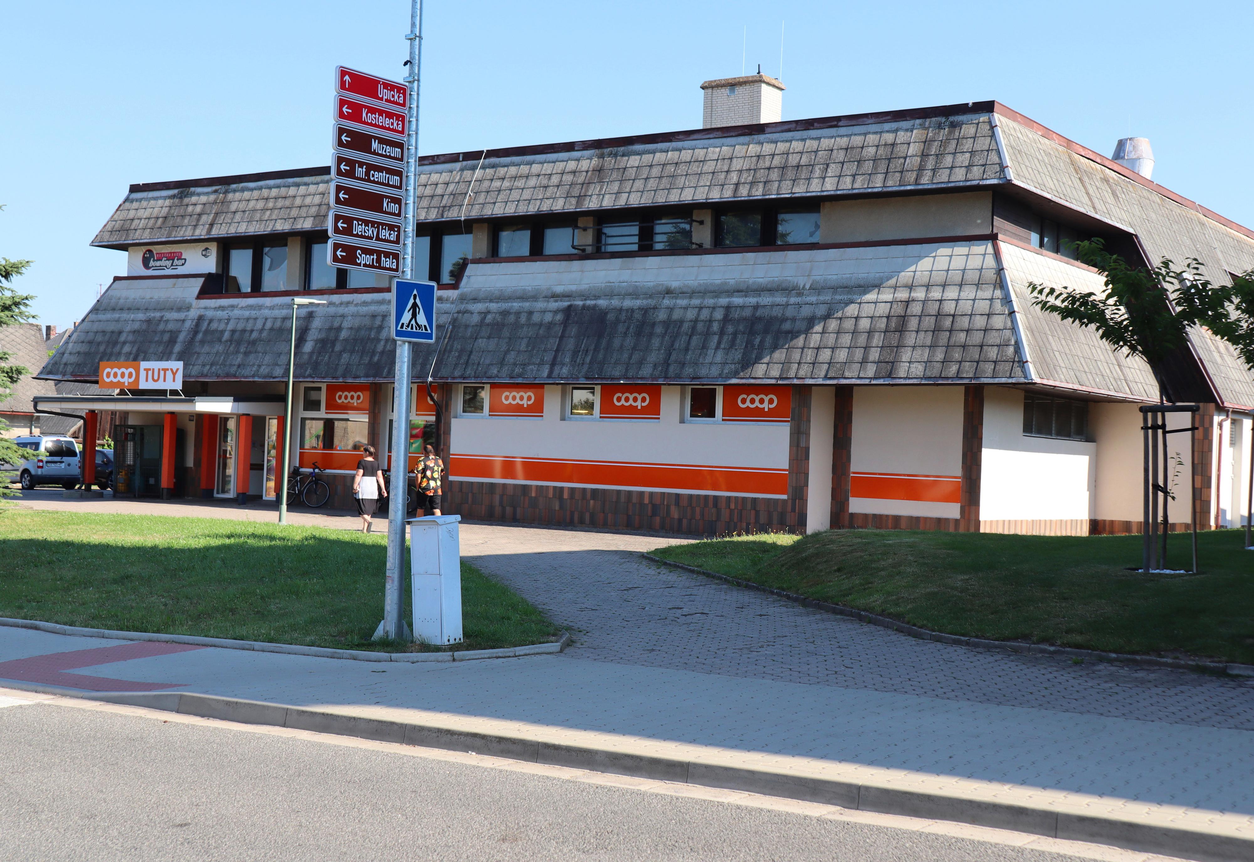 COOP Dvůr Králové n. L., družstvo foto 3