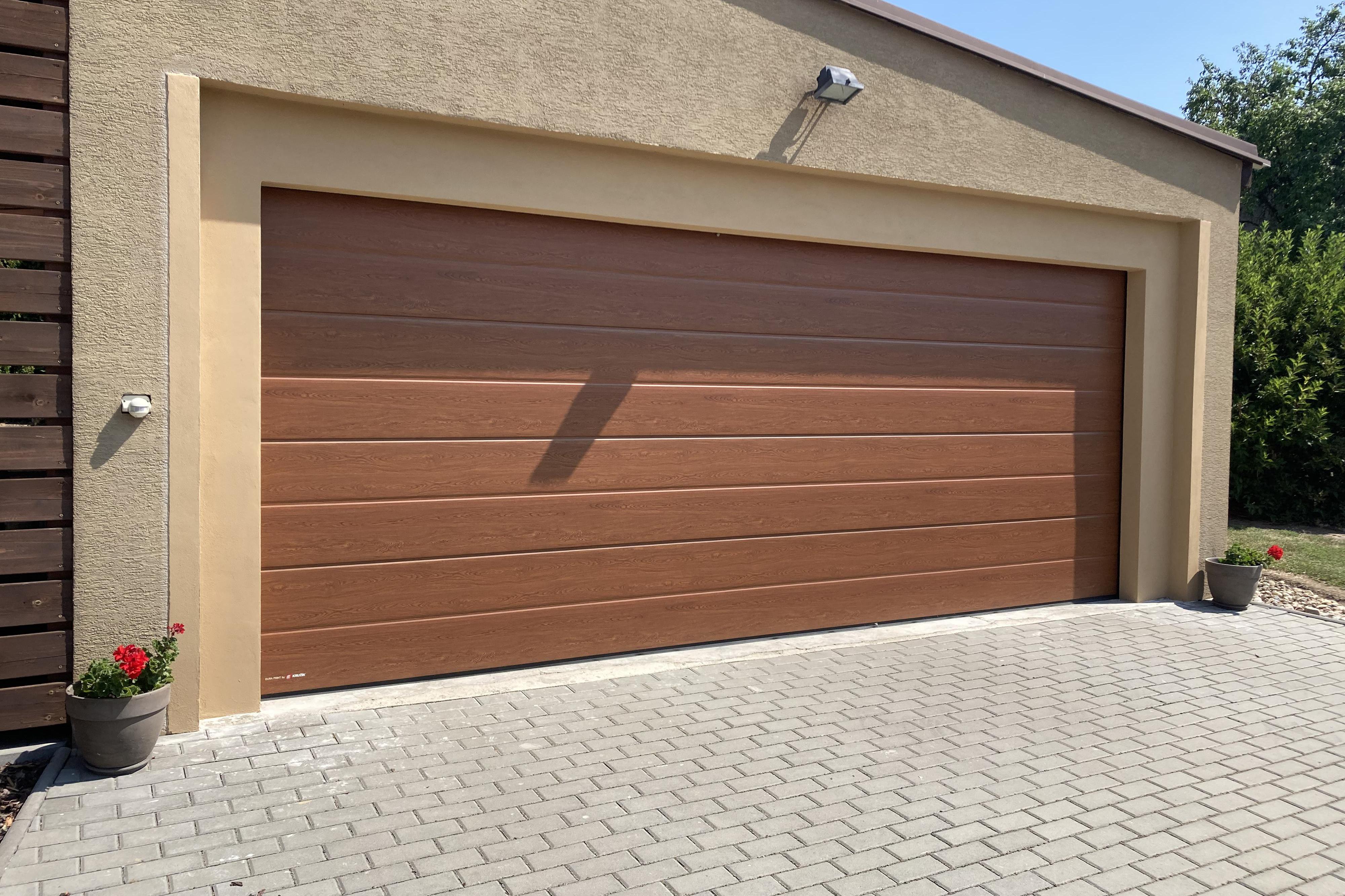 Garážová vrata Kružík kvalitní sekční vrata