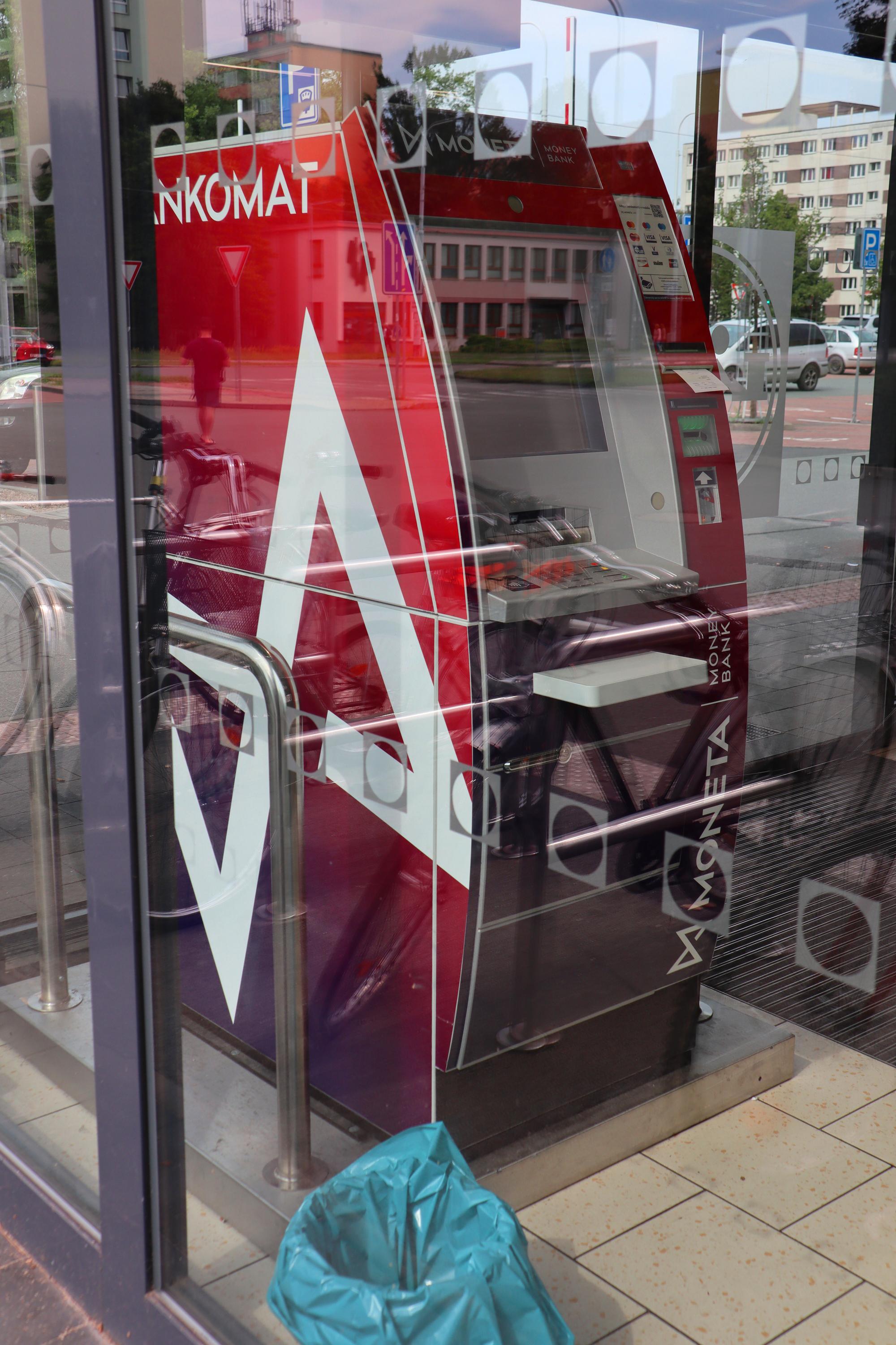 Bankomat MONETA Money Bank foto 1