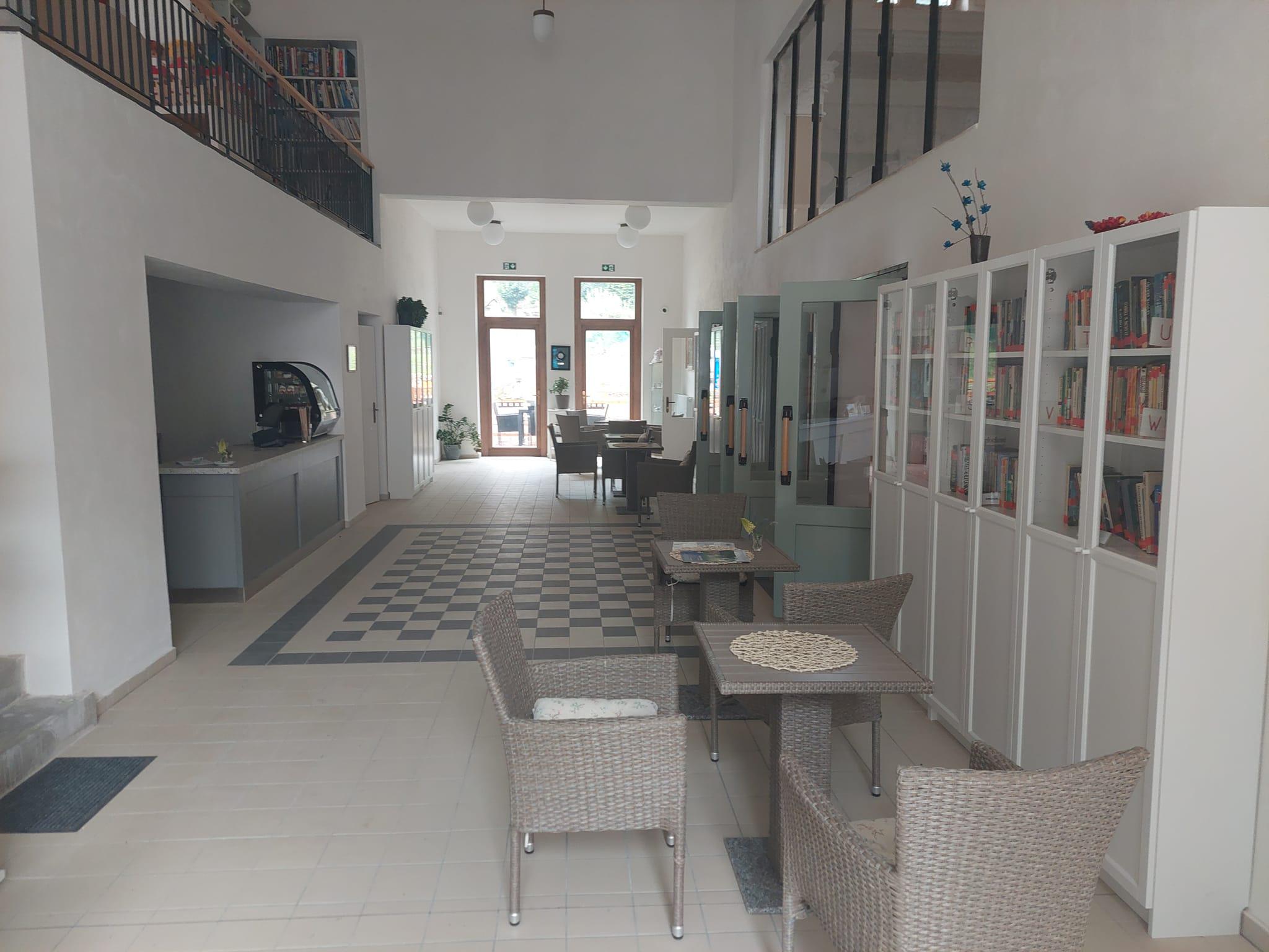 Všenorská knihovna a Informační centrum Berounka foto 2