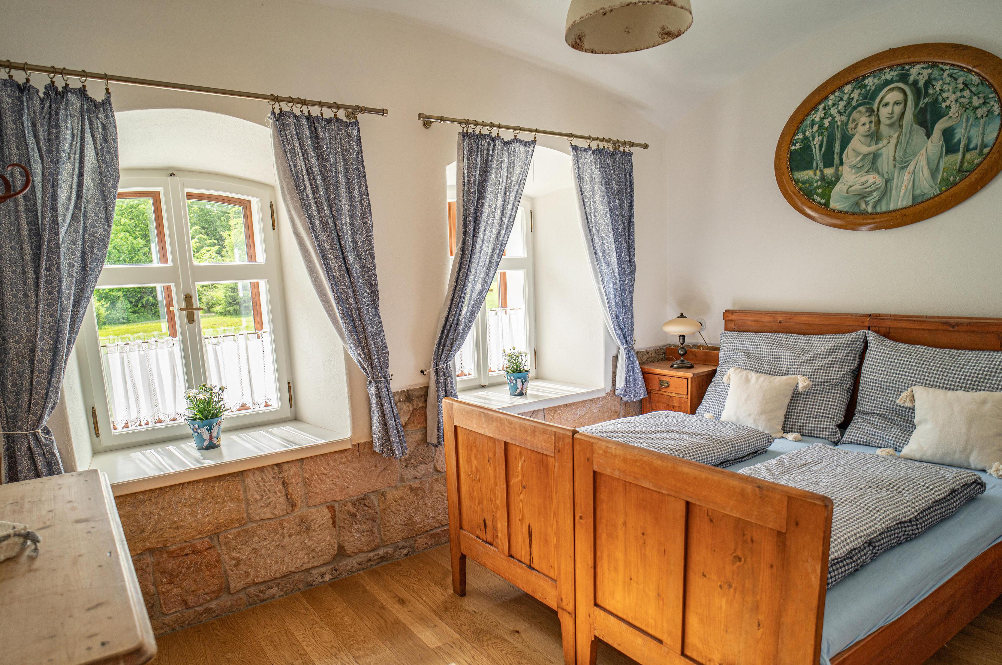 Roubená nálada - Romana Hamplová