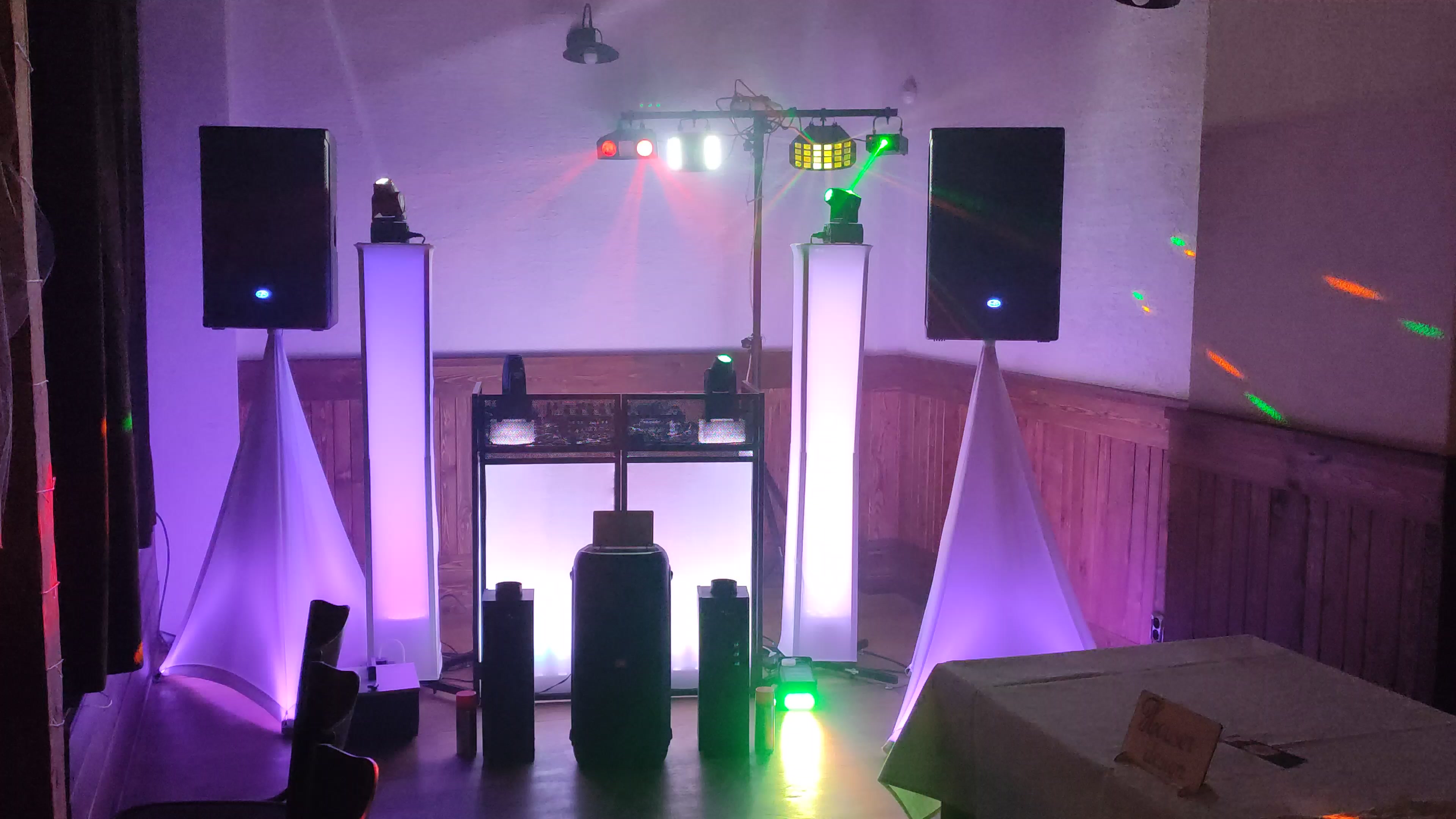 Michal Šmída - Dj Tajfun.cz - hudba nejen na svatbu foto 2 (náhled videa)