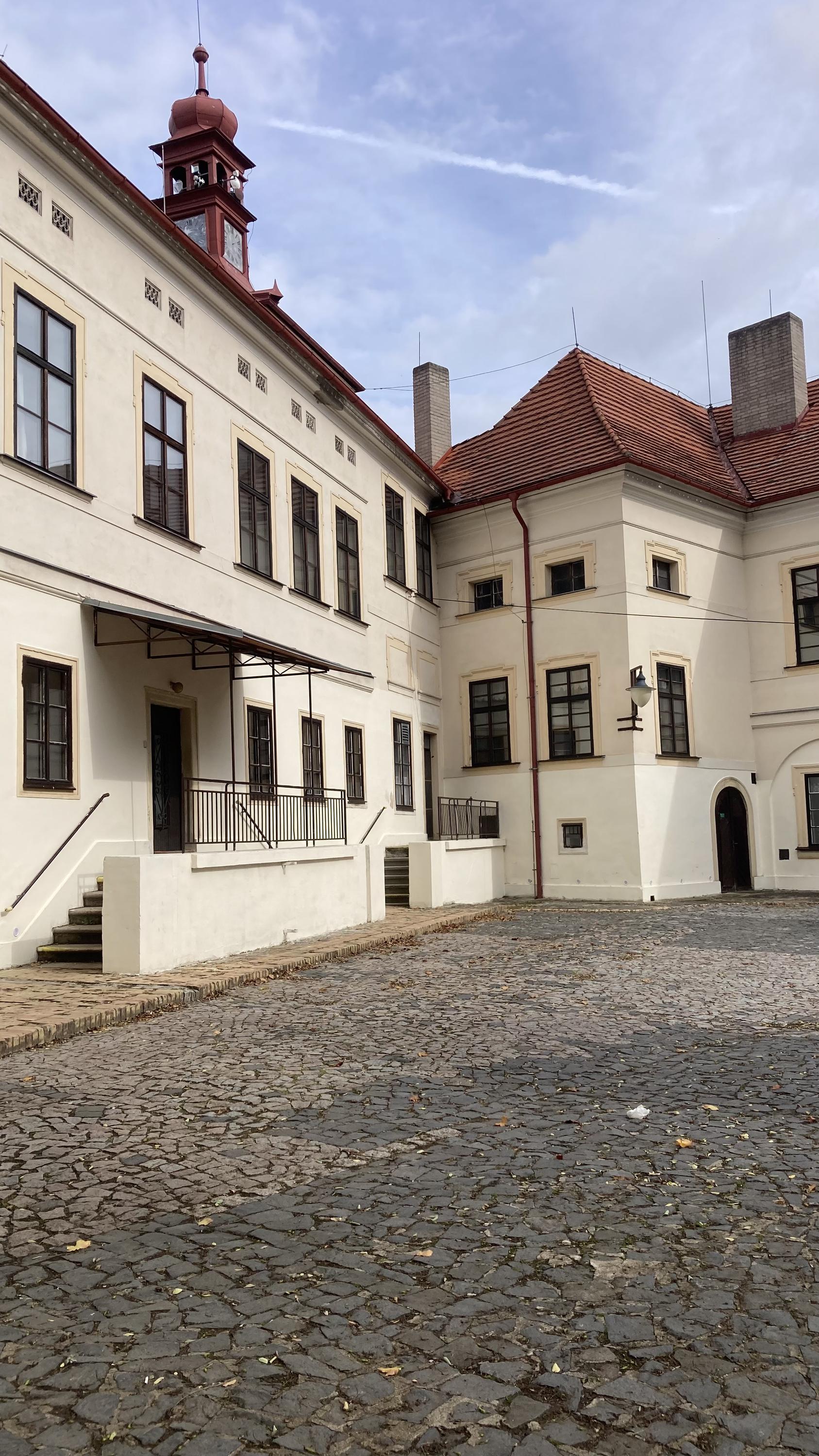 Střední odborná škola a Střední odborné učiliště, Horky nad Jizerou foto 2
