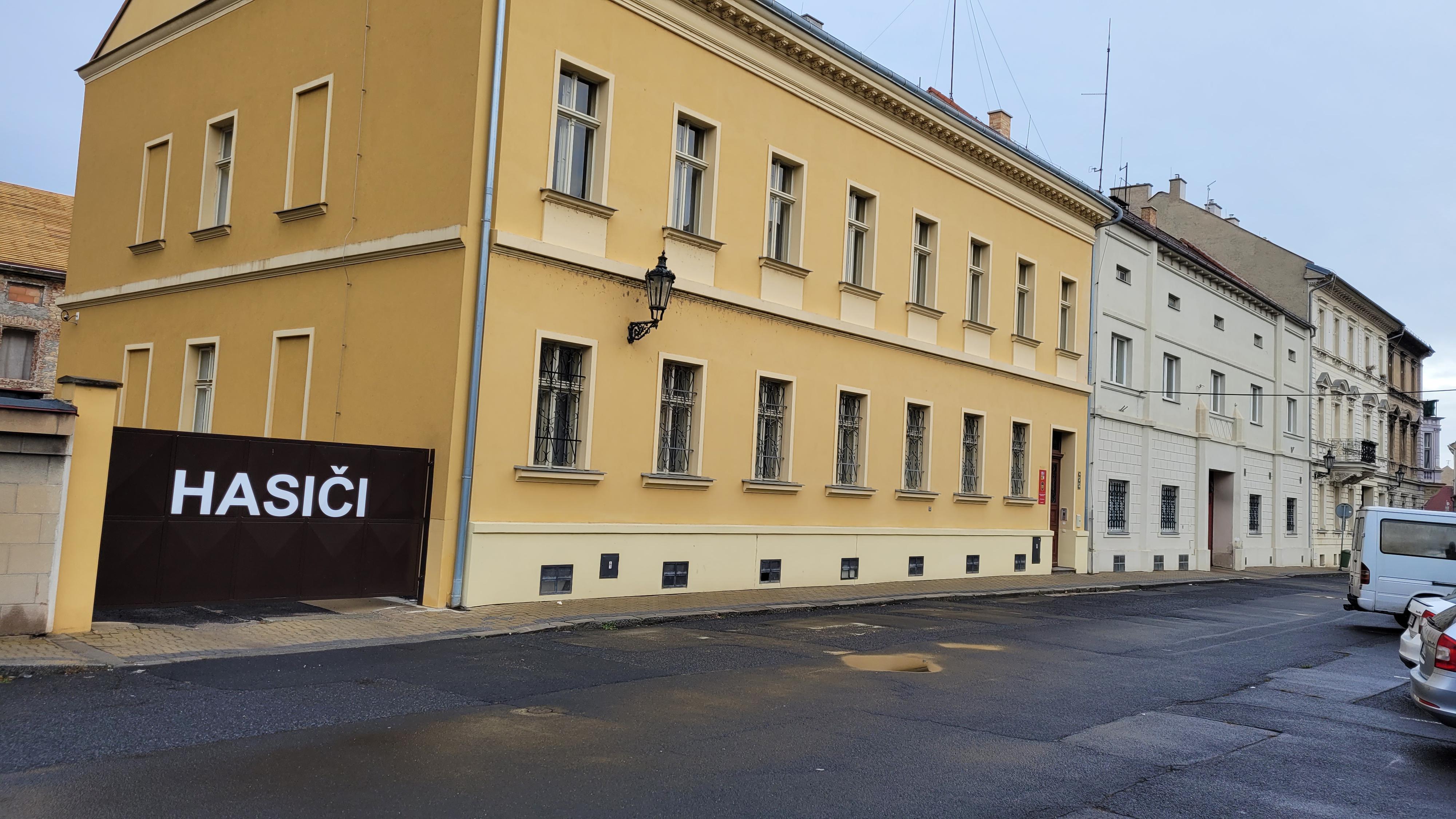 Hasičský záchranný sbor Ústeckého kraje - Požární stanice Žatec foto 2