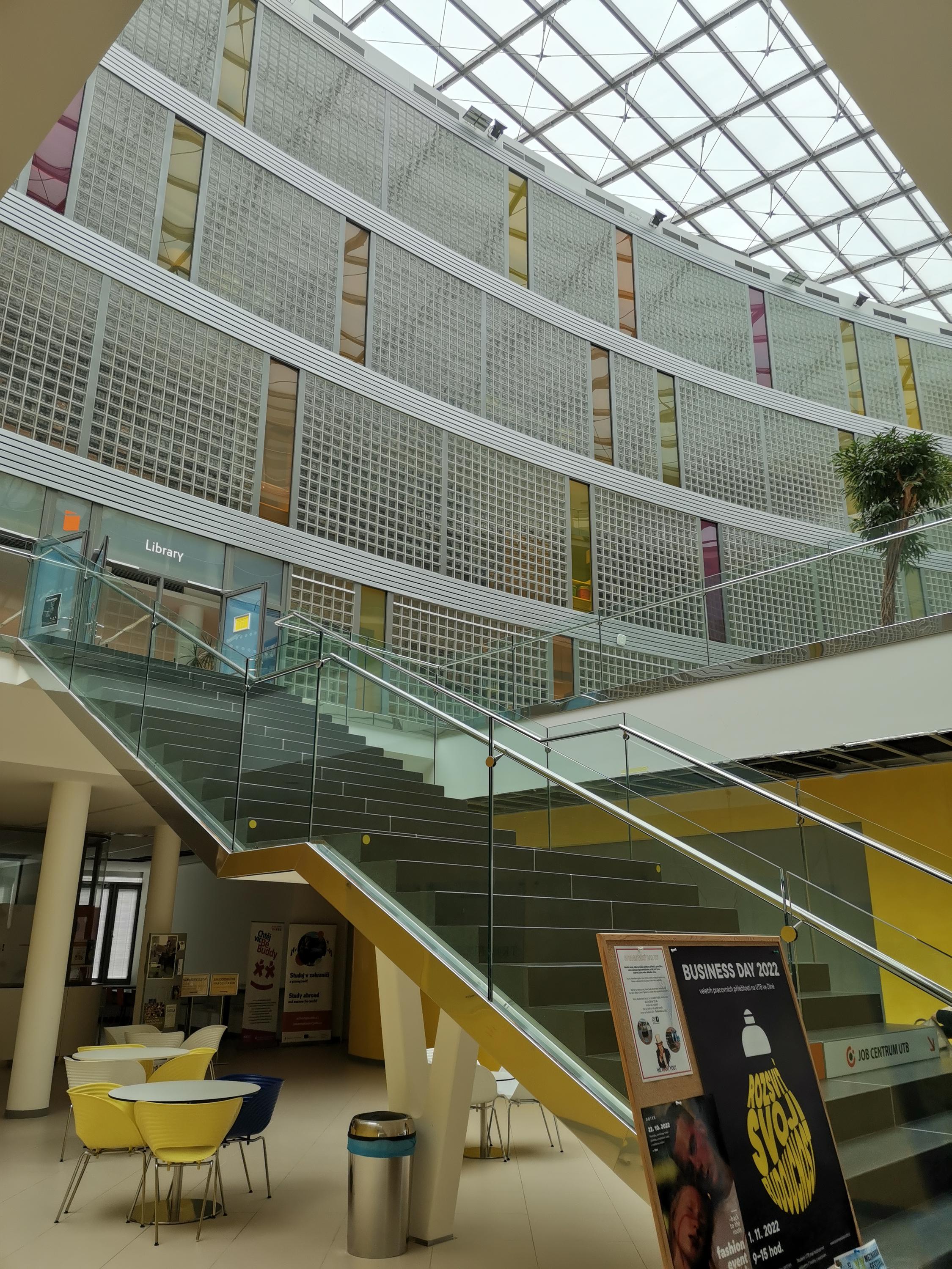 Knihovna Univerzity Tomáše Bati ve Zlíně foto 3