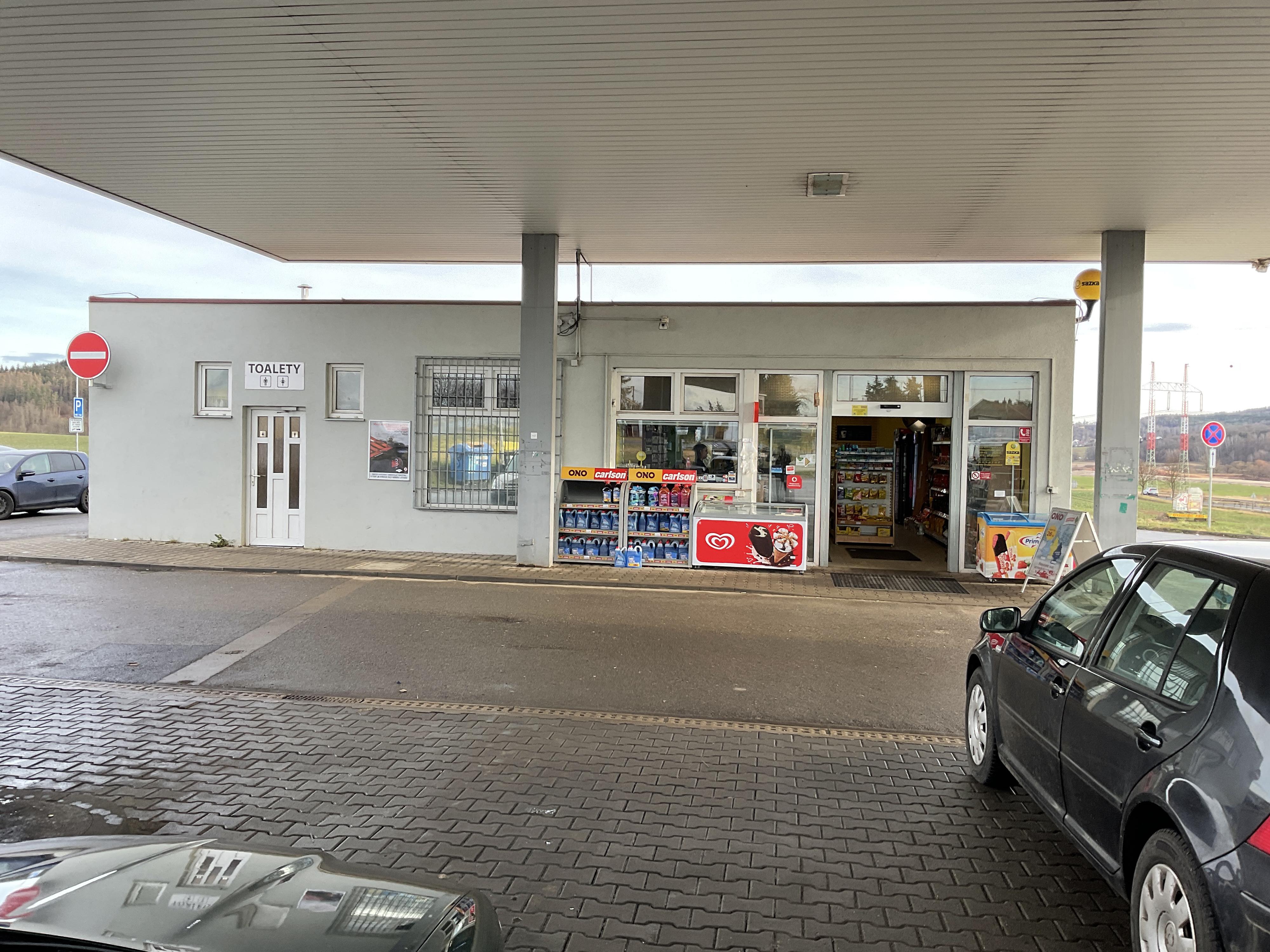 Občerstvení u čerpací stanice Tank ONO Krupá foto 3