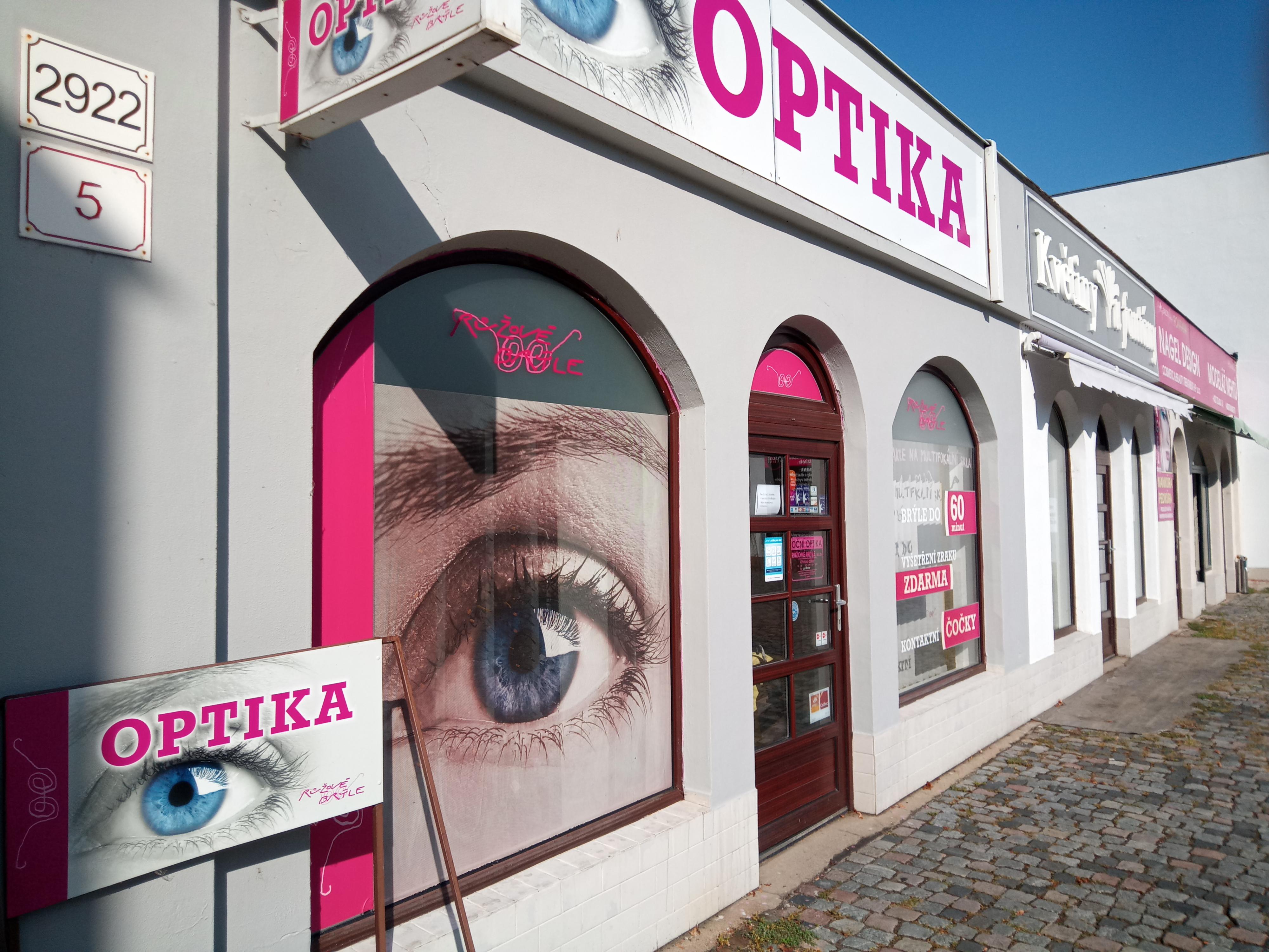 Oční optika Růžové brýle foto 2