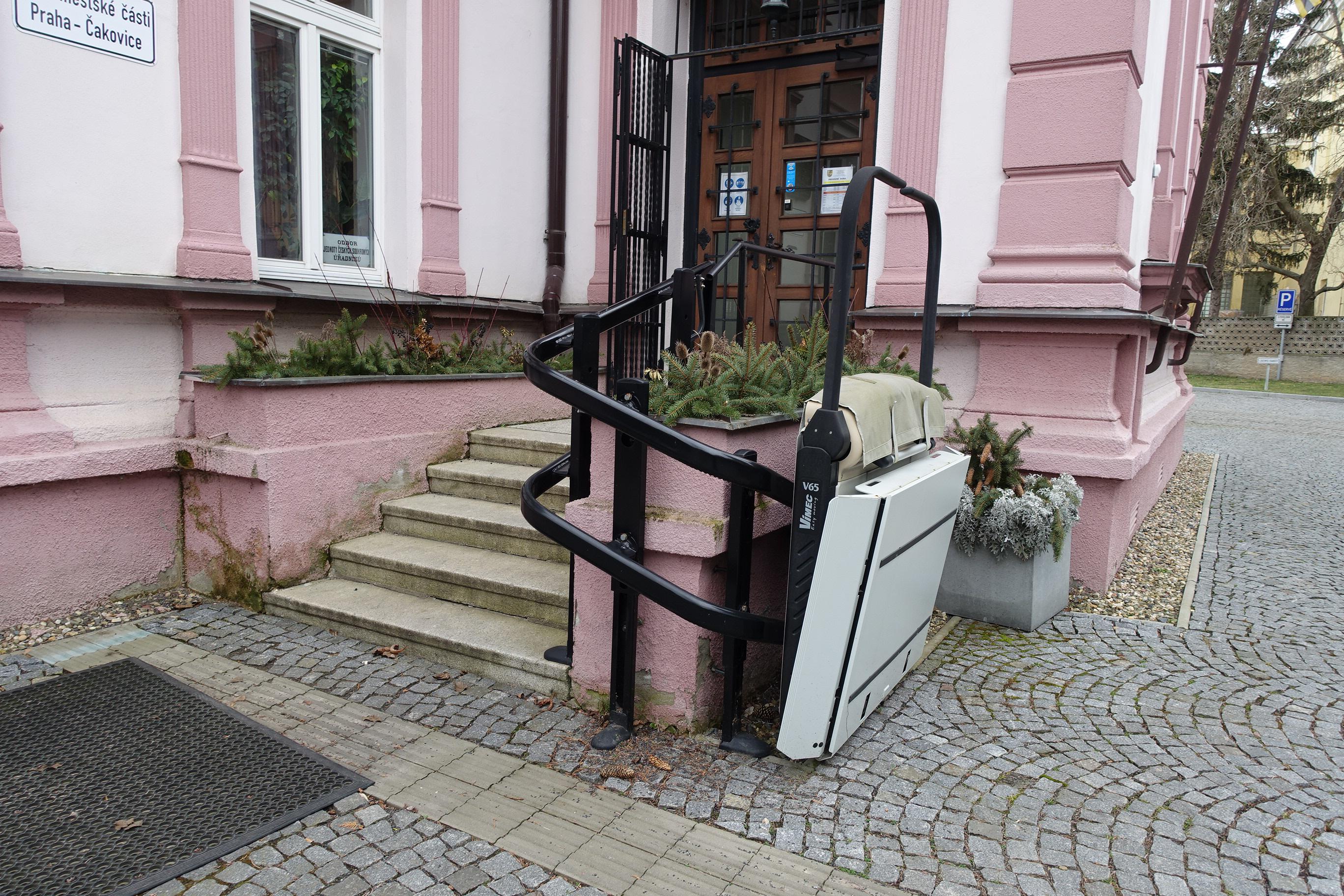 Úřad městské části Praha - Čakovice foto 1