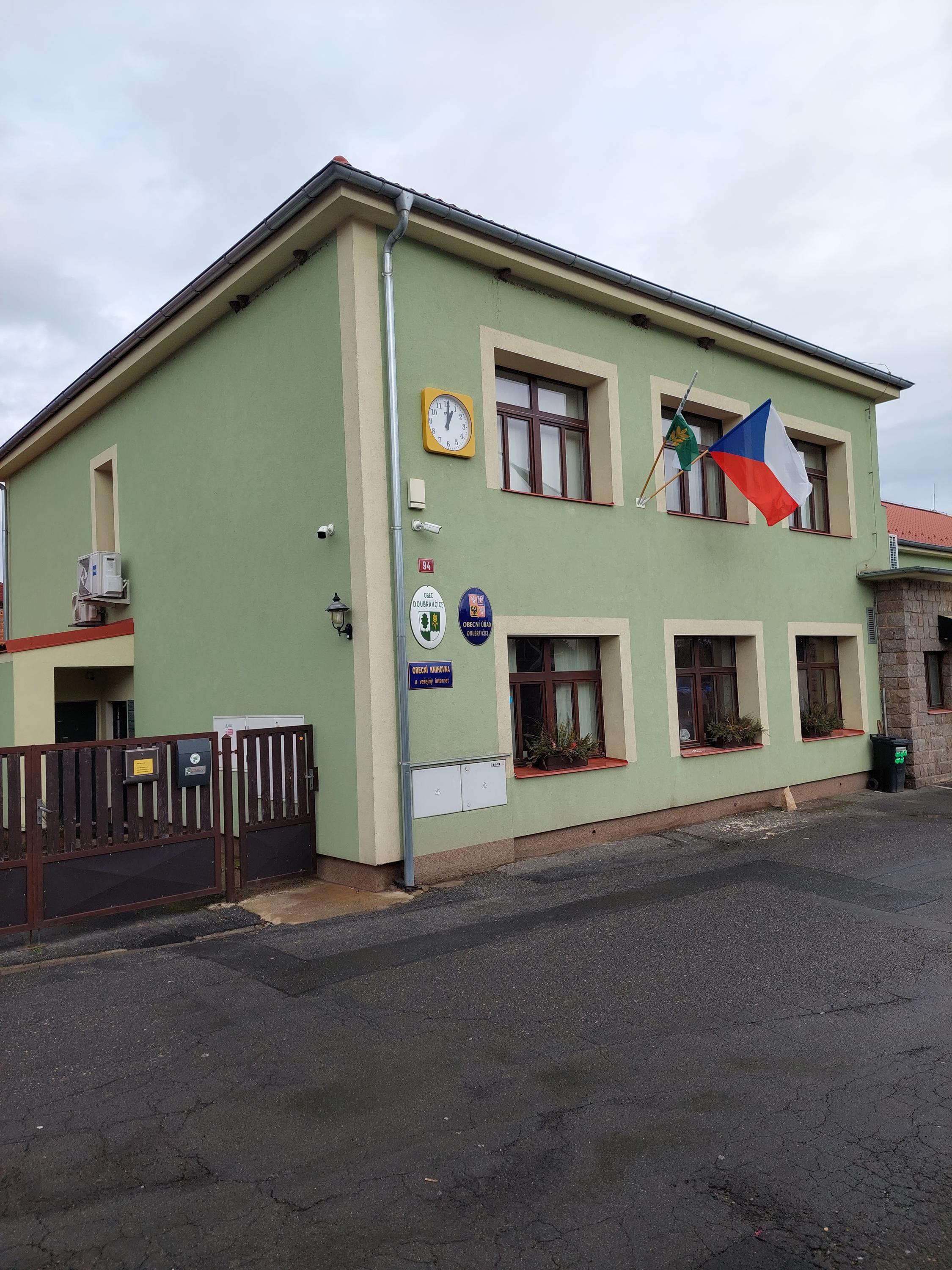 Doubravčice - obecní úřad foto 2