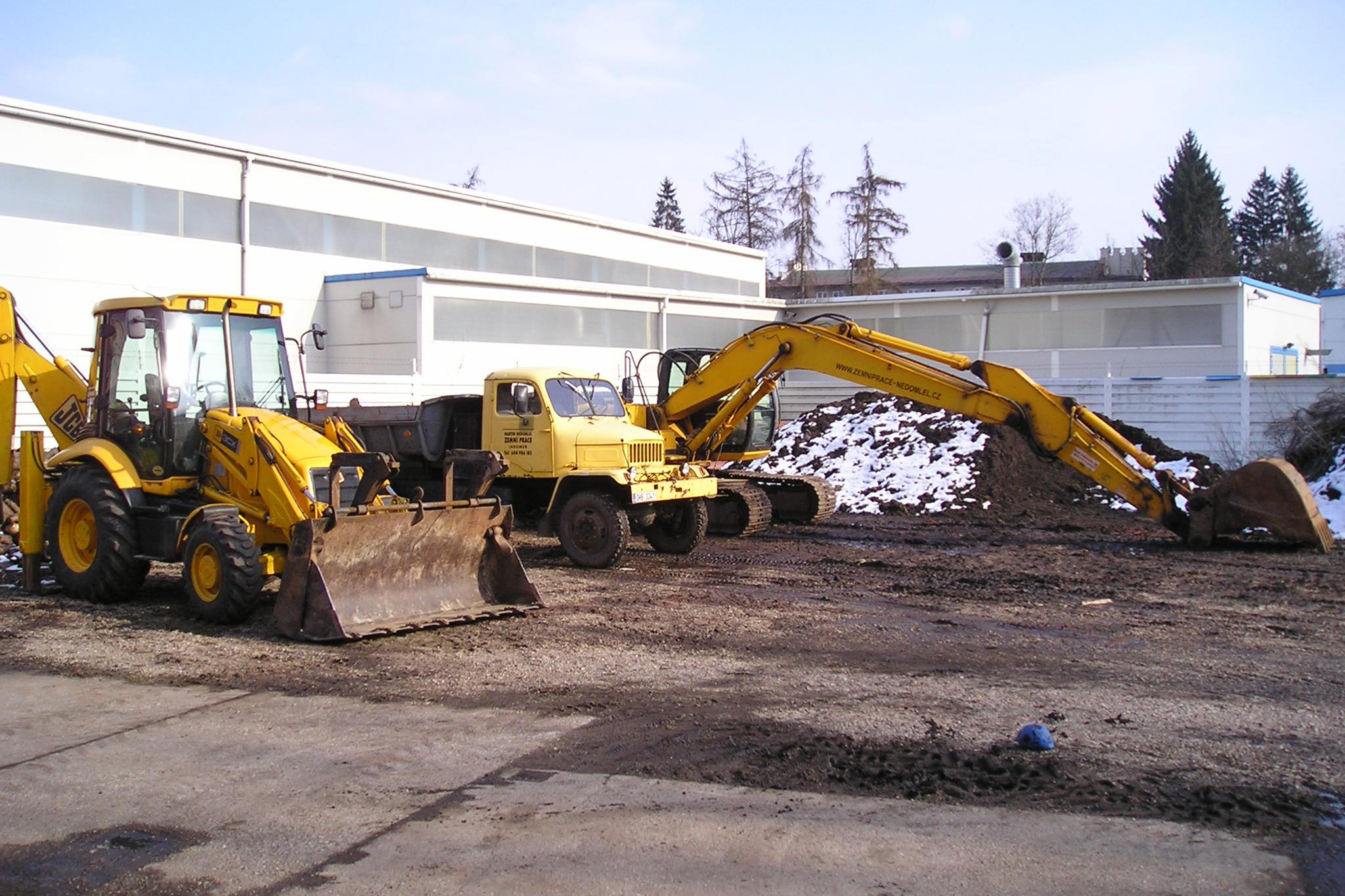 Zemní a demoliční práce Martin Nedomlel