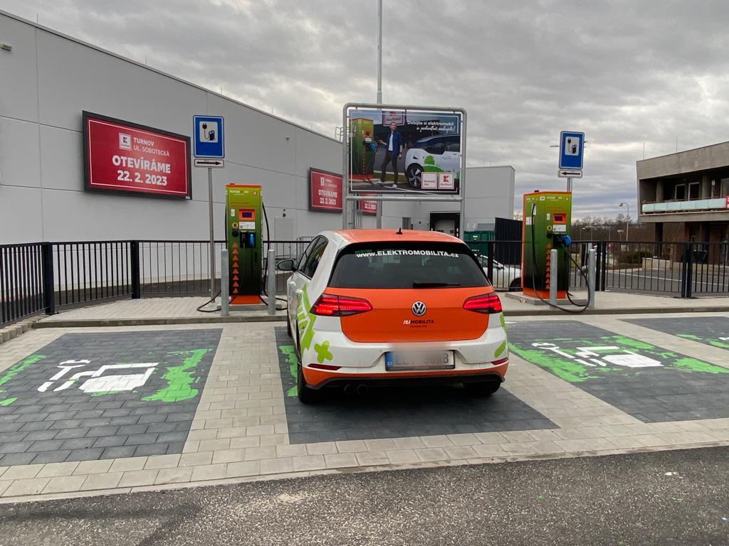 Nabíjecí stanice ČEZ