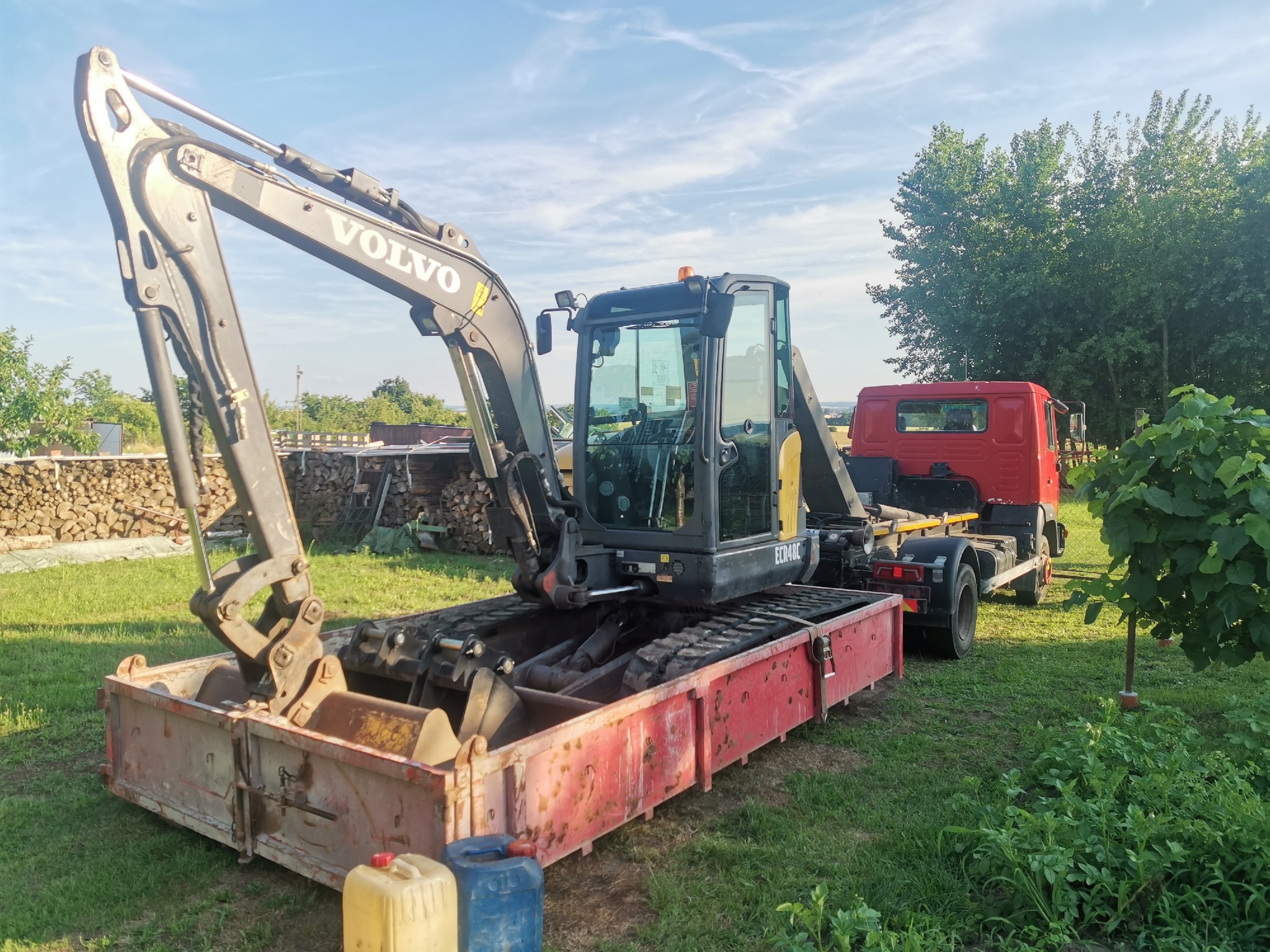 Zemní práce a kontejnerová doprava - Miloš Vysloužil