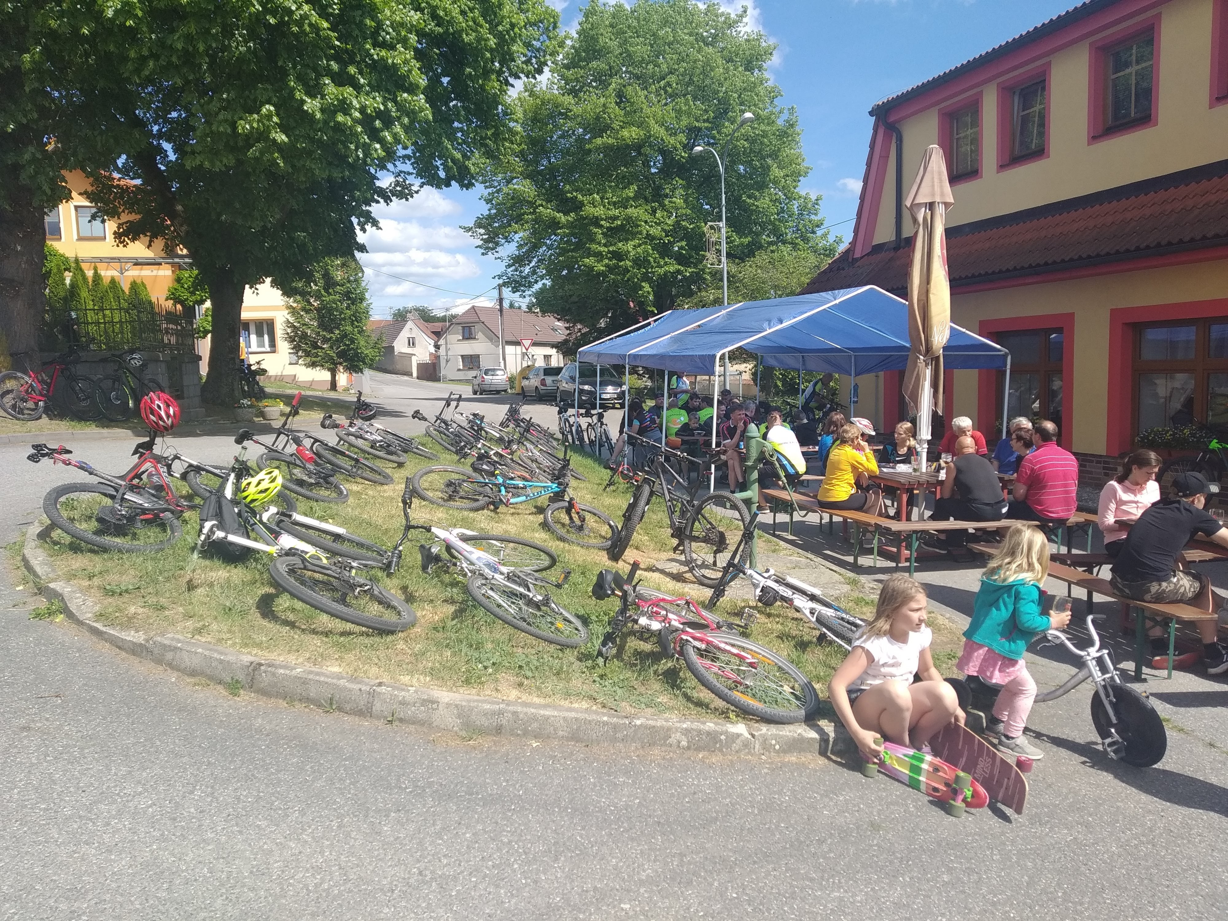 Obecní hostinec Čečelovice foto 3