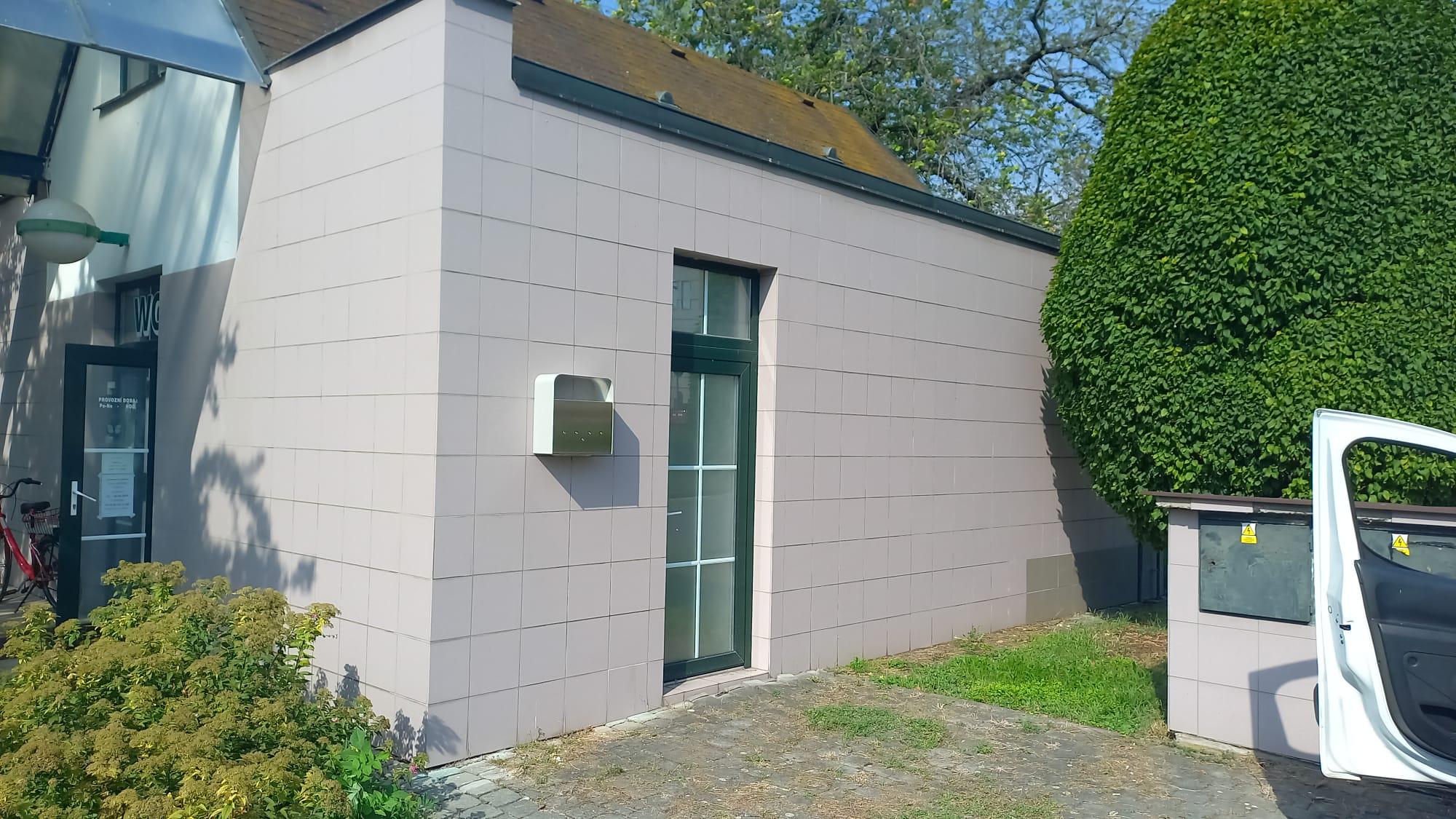 Nabíjecí stanice Parkoviště Pod Eliškou foto 3