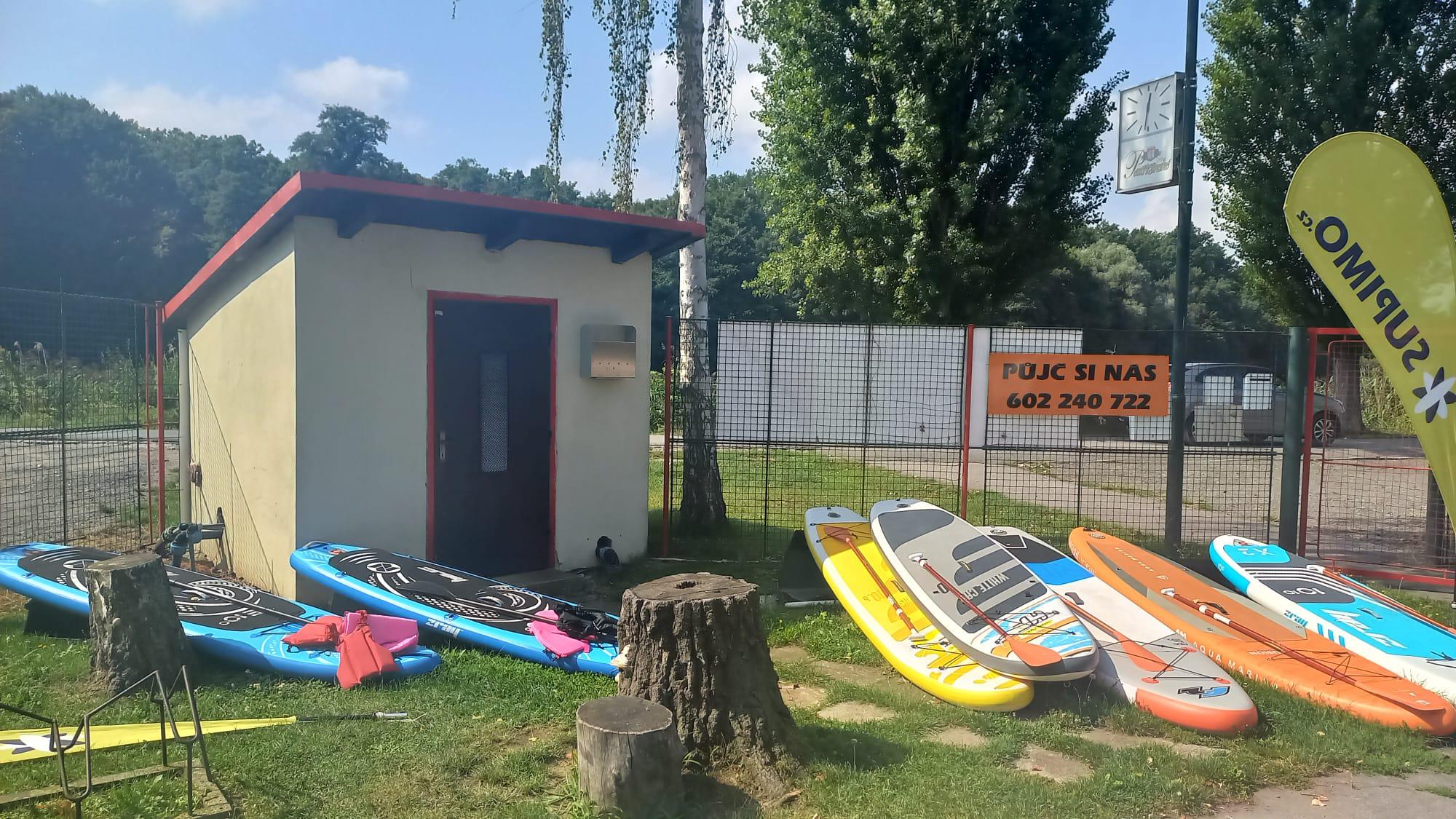 Nabíjecí stanice Sportovní areál Veslák