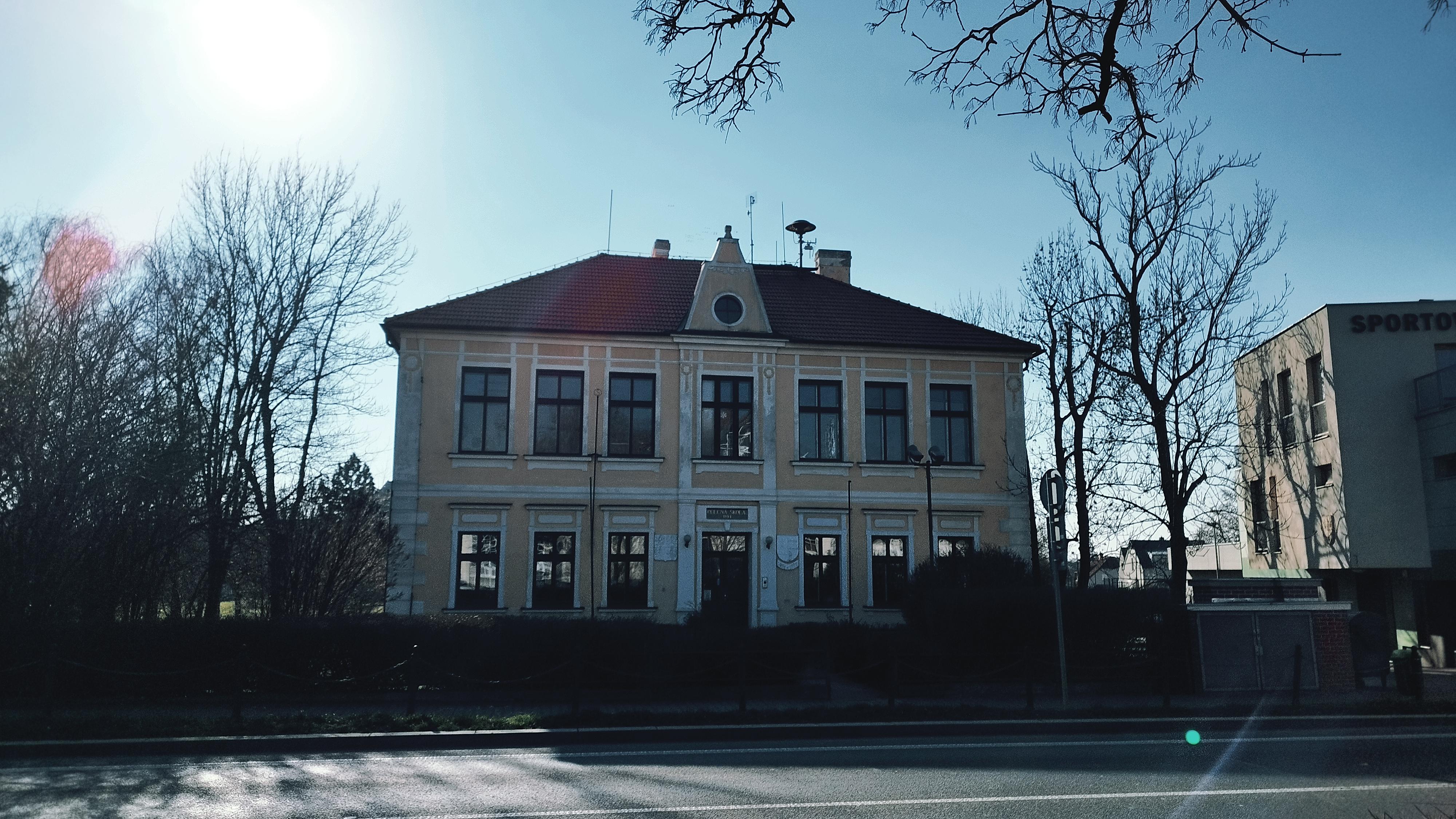 Základní škola Dolní Měcholupy foto 3