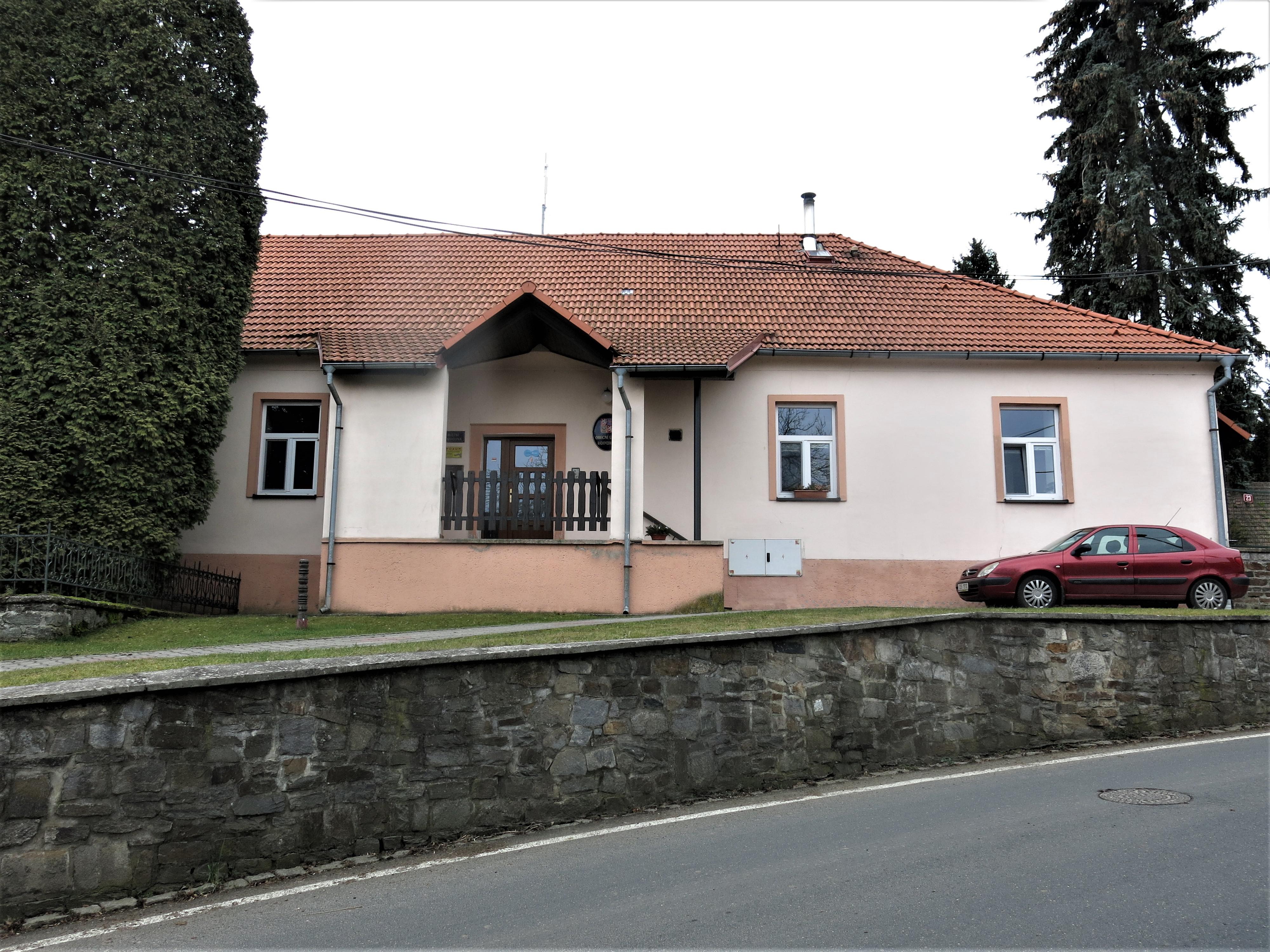 Radovesnice I  - obecní úřad