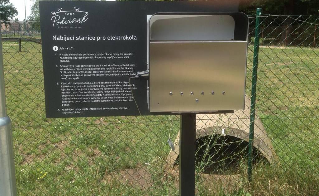 Nabíjecí stanice Zahradní restaurace Podvinný mlýn foto 2