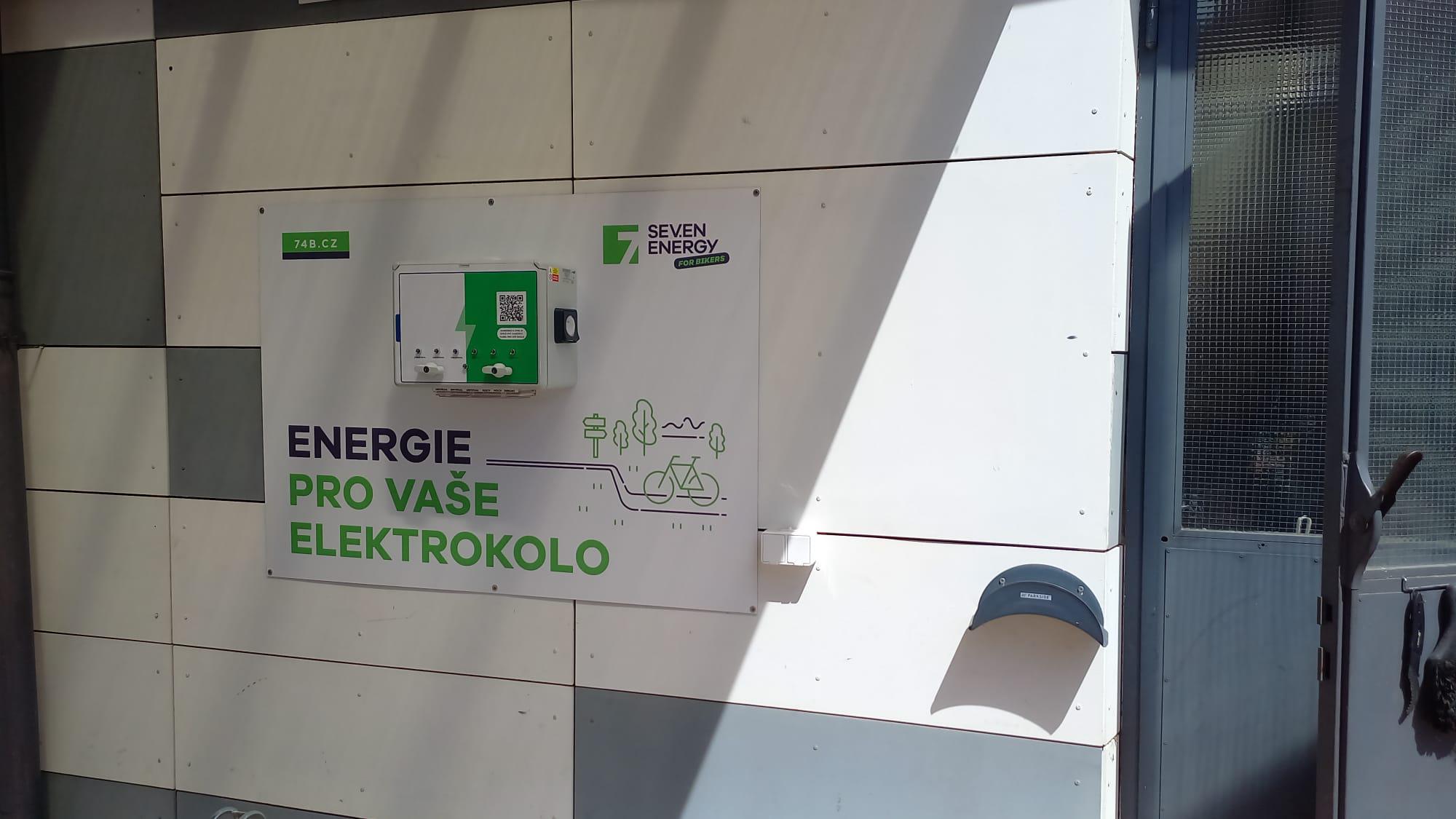 Nabíjecí stanice SPORT BÍLEK foto 2