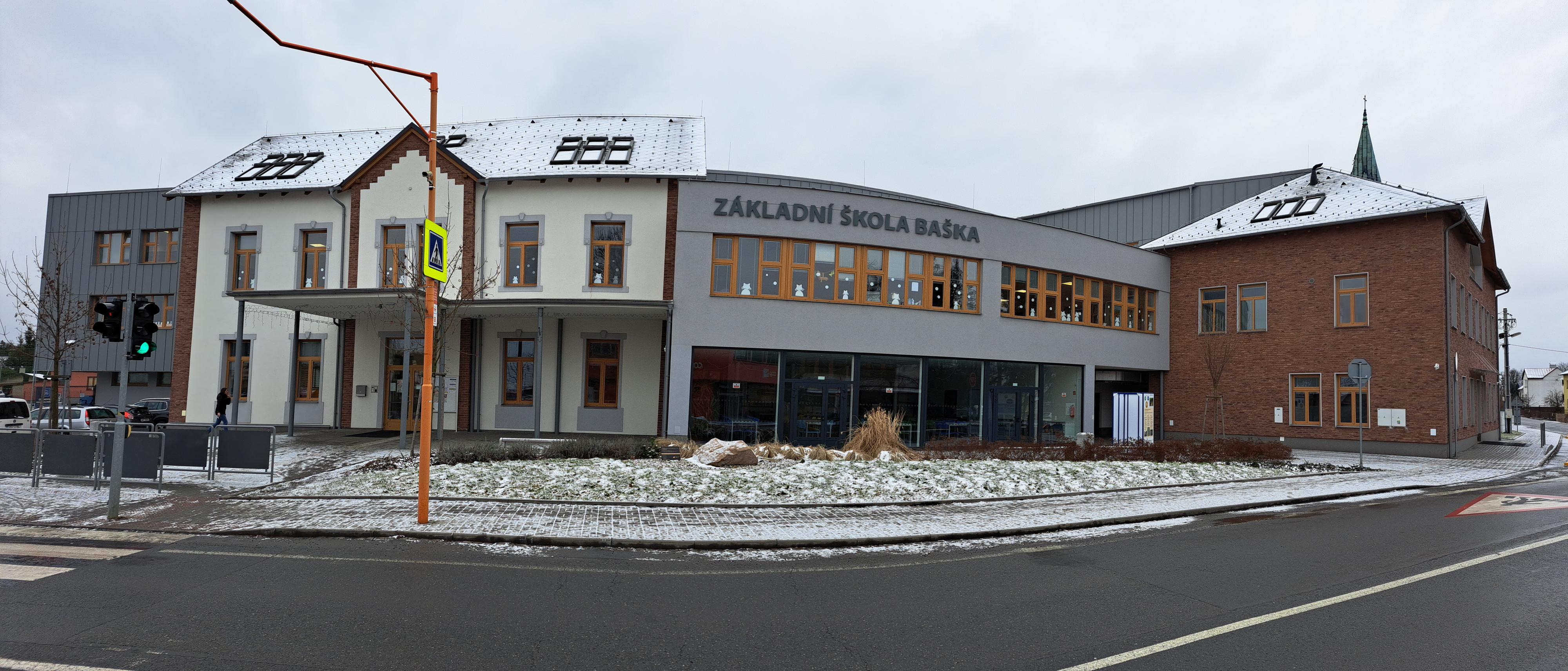ZŠ a MŠ Baška foto 2