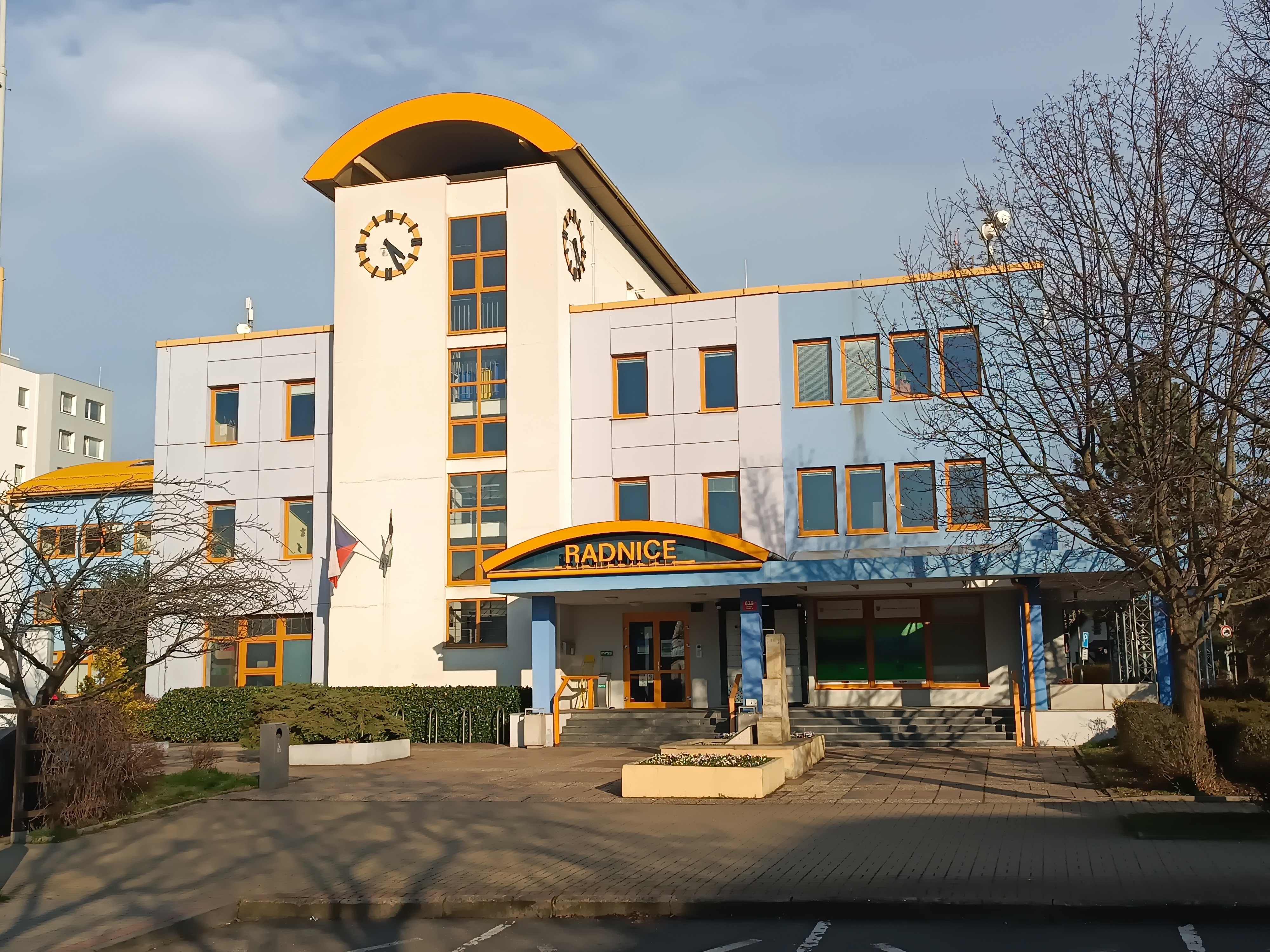 Úřad městské části Praha 18 foto 2