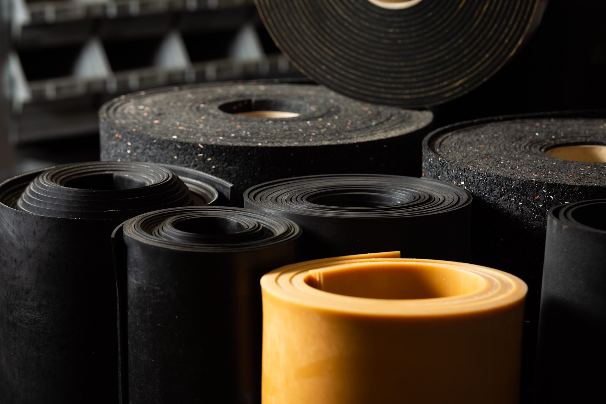 Pryže, podlahoviny, těsnící profily