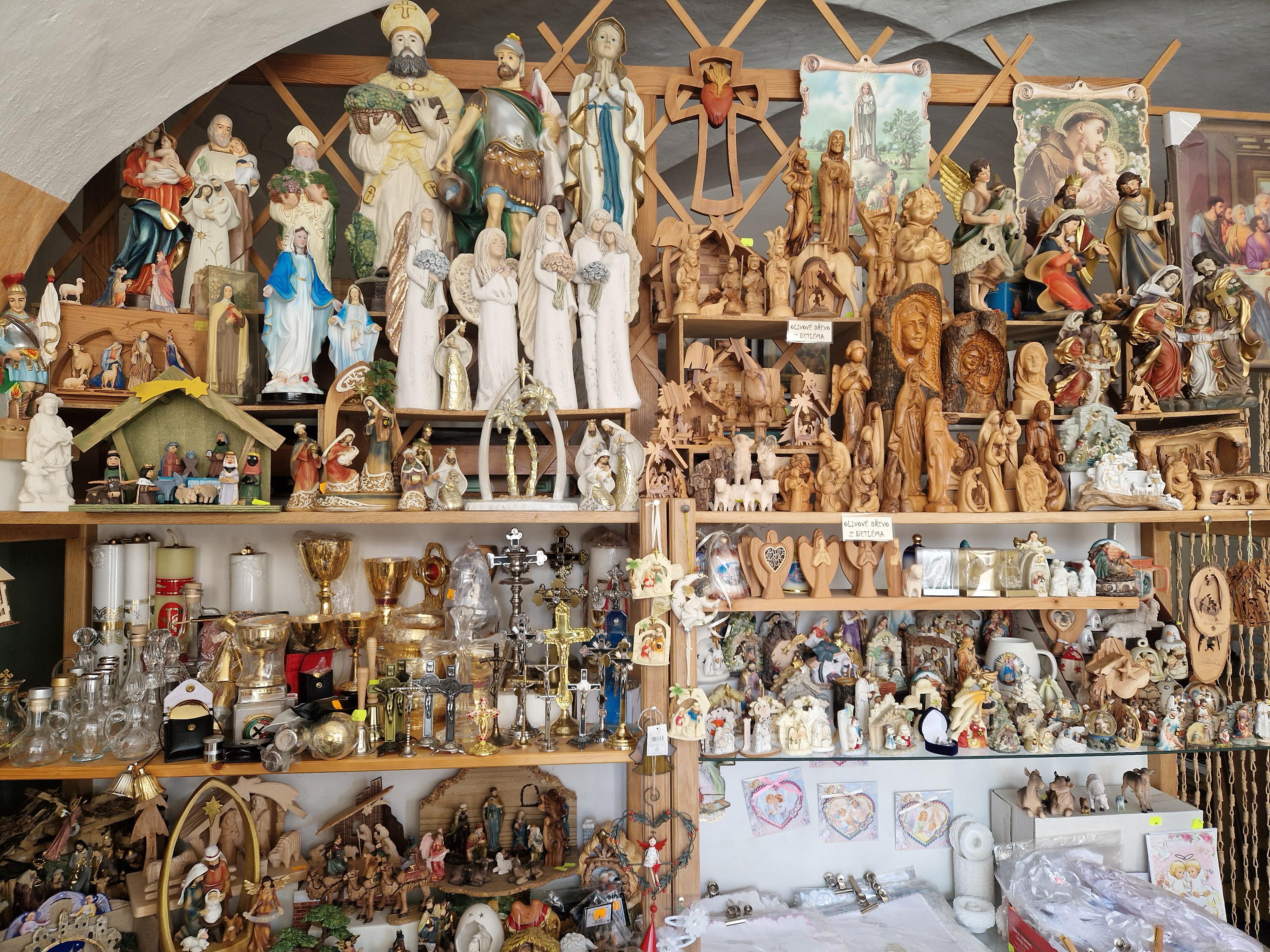 Miroslava Bastlová - Církevní potřeby foto 4