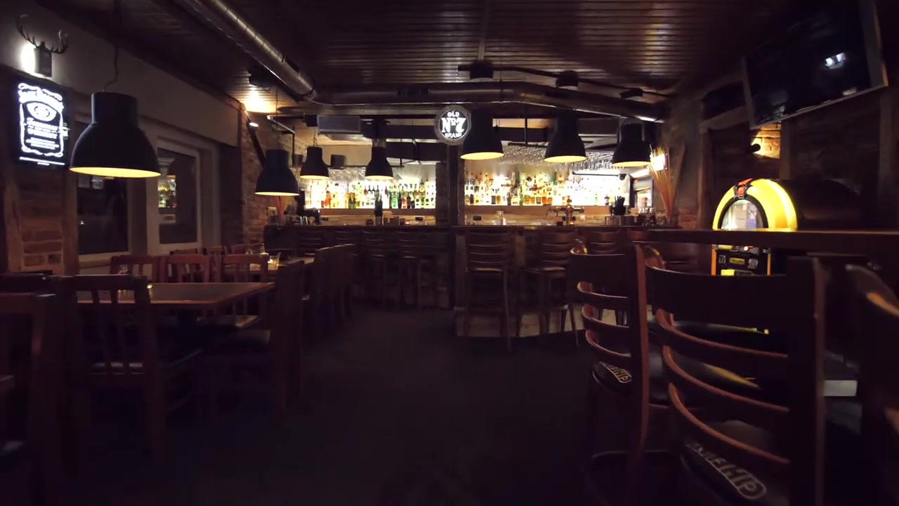CIHELNA BAR foto 2 (náhled videa)