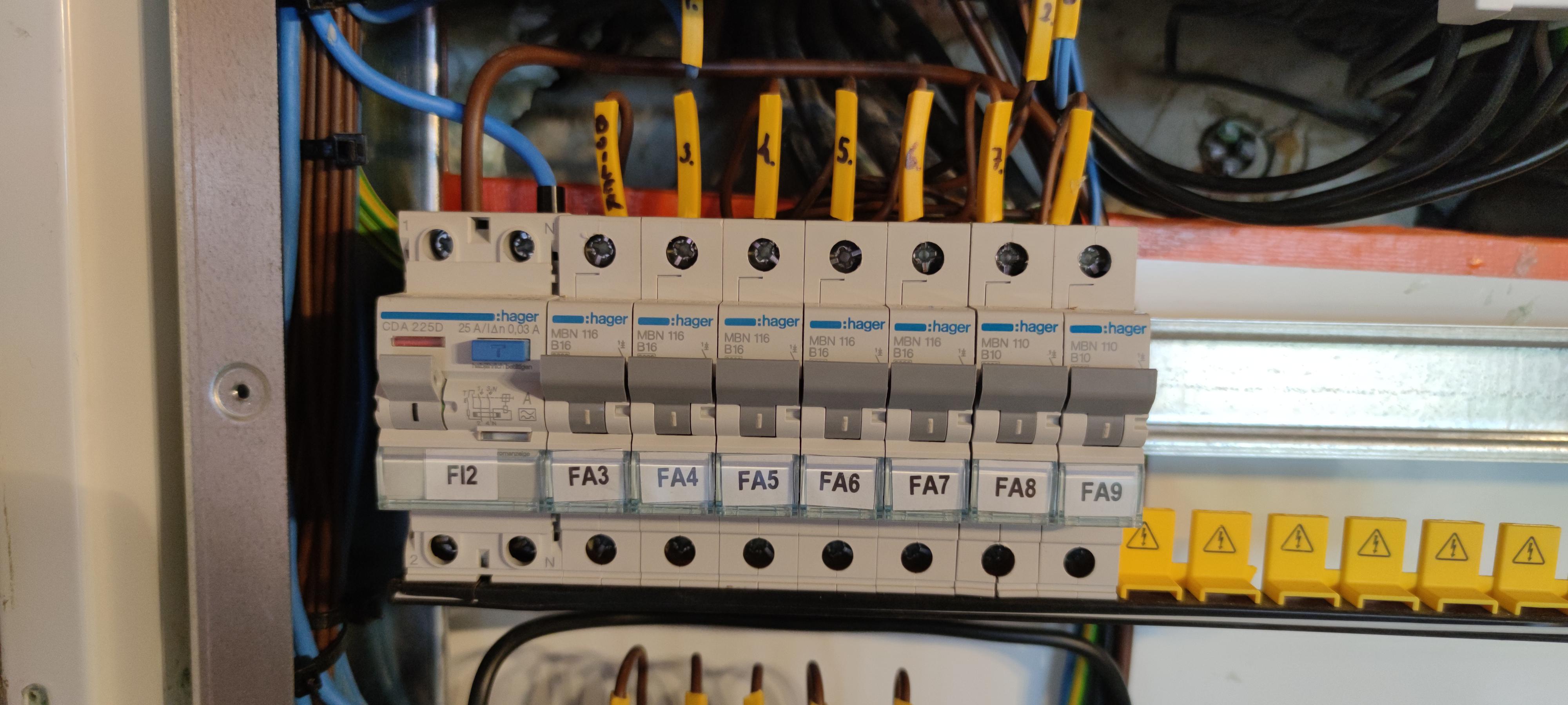 Petr Soviar - elektroinstalace, hromosvody foto 6