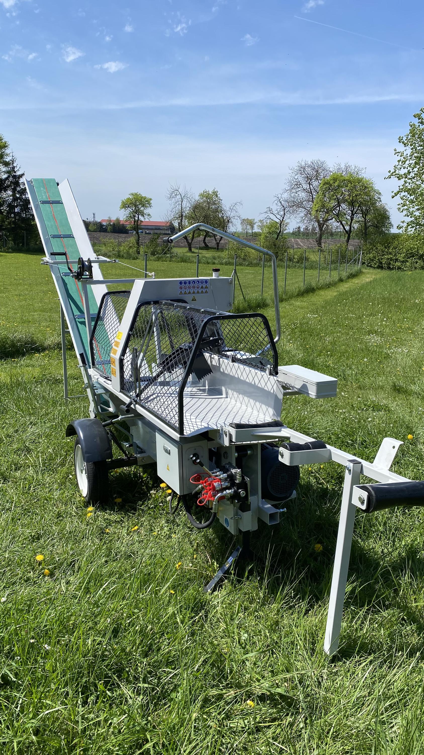 Palivové dřevo Ing. Miroslav Černý foto 2