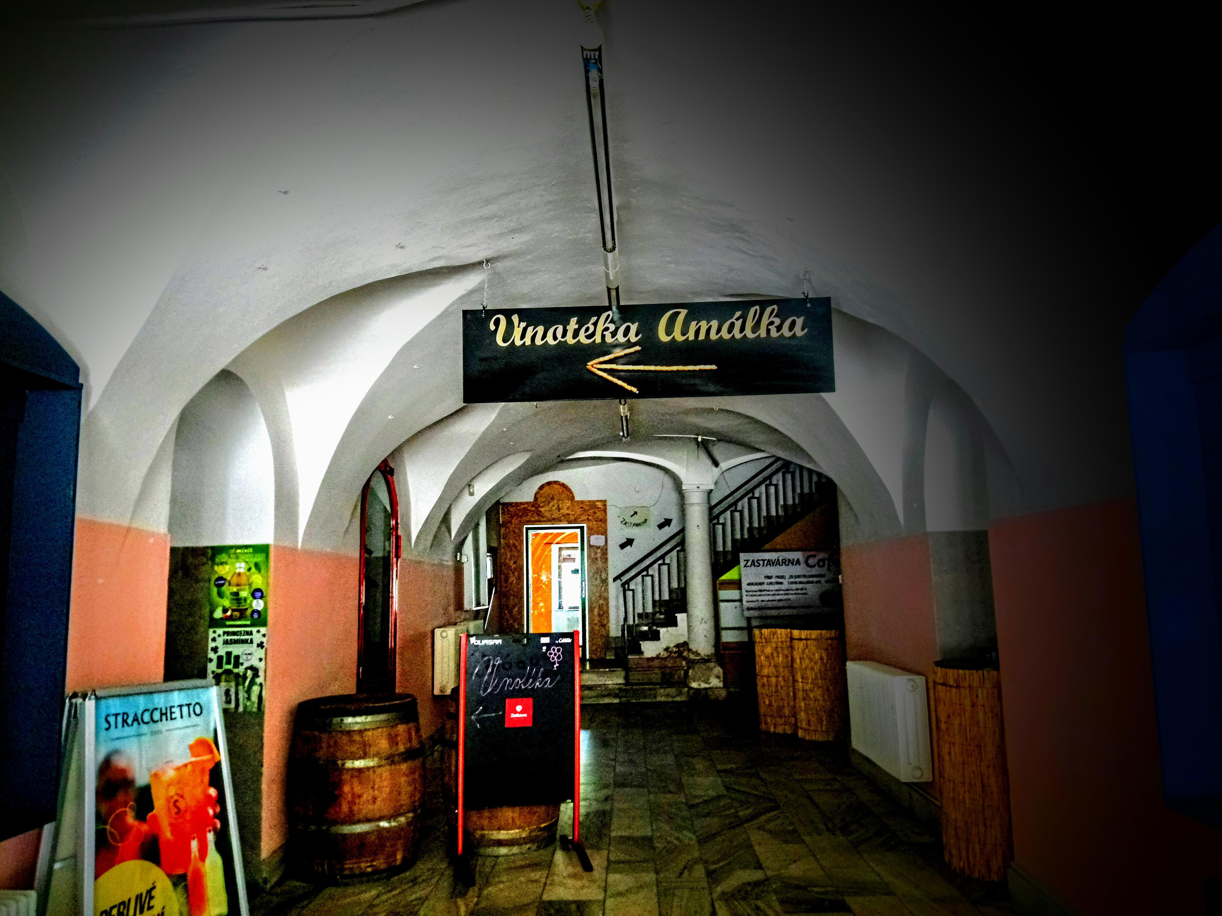 Vinotéka Amálka foto 2