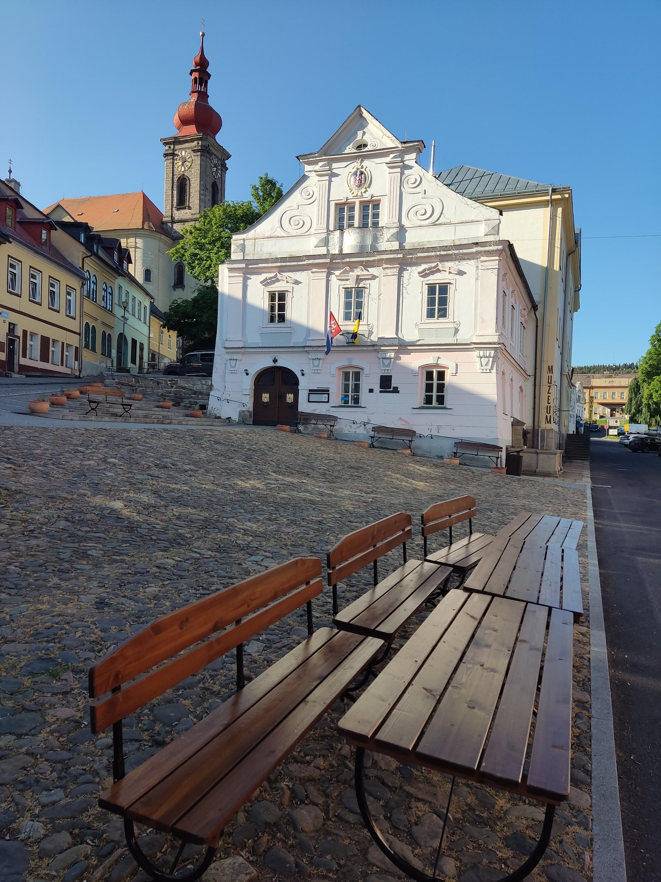 Bečov nad Teplou - městský úřad foto 6