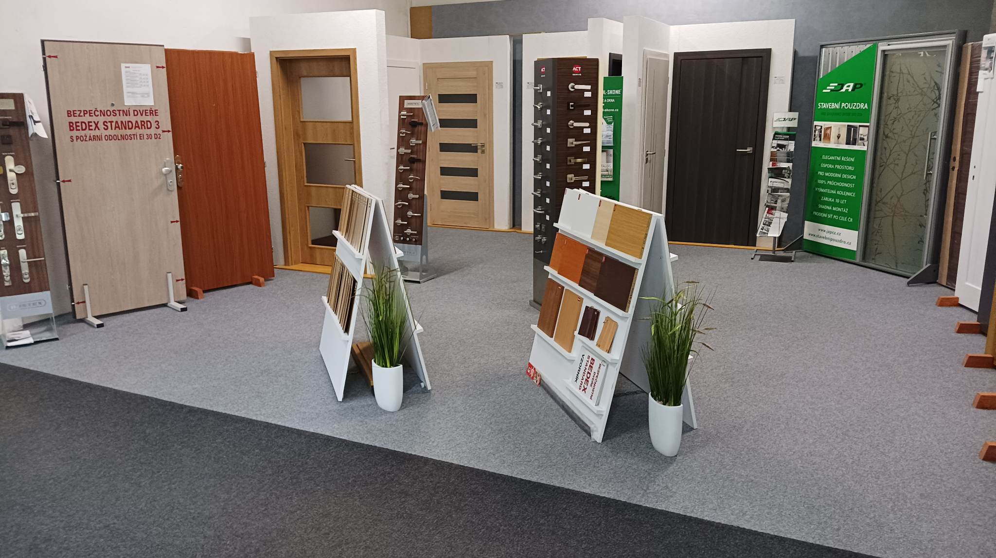 Podlahy - dveře Zvoníček foto 3