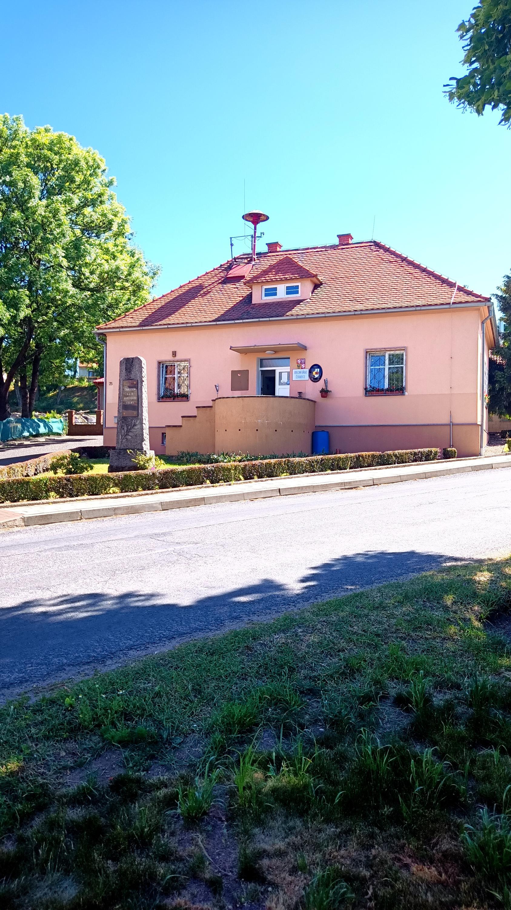Čeradice - obecní úřad foto 3