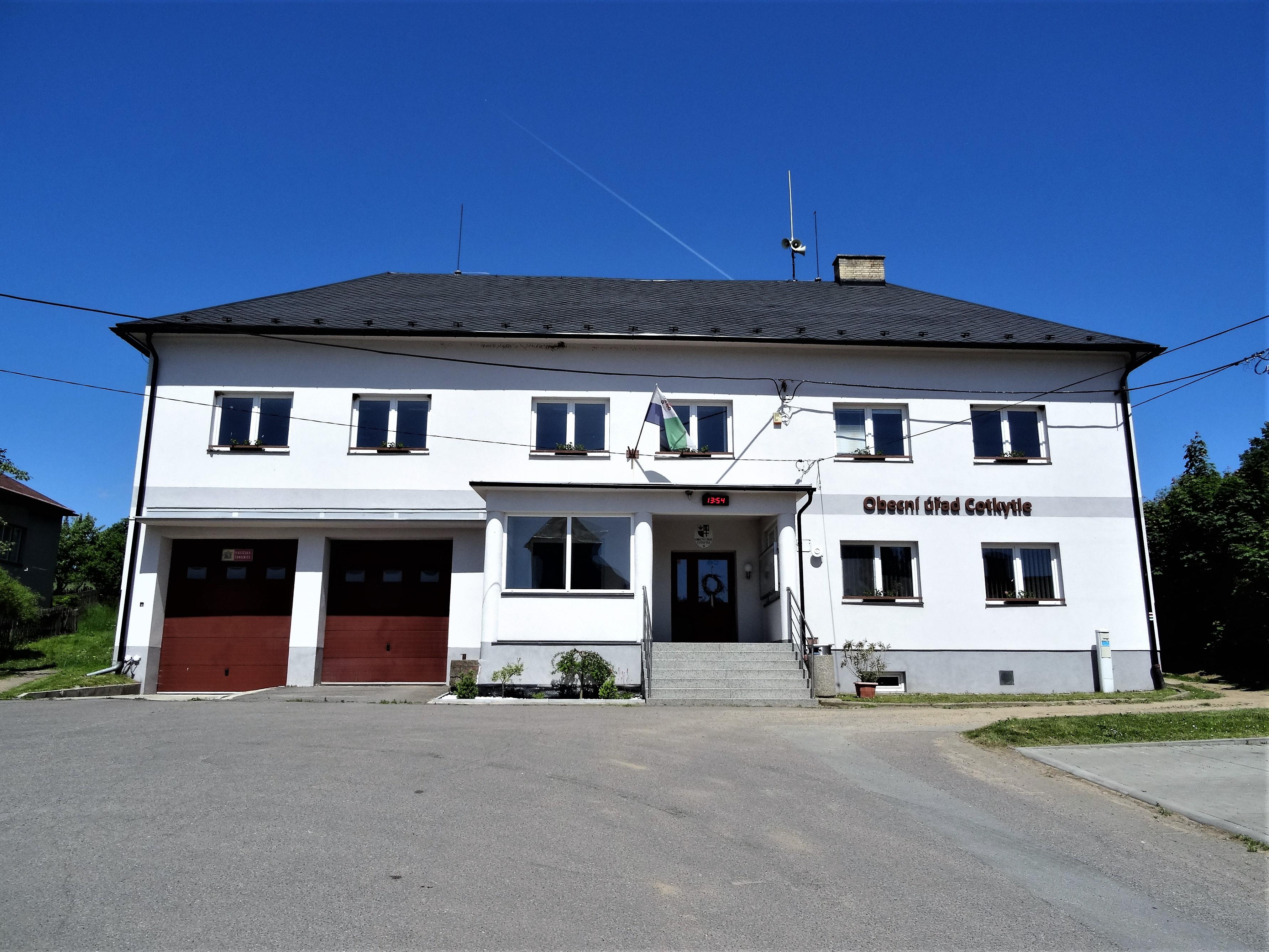 Cotkytle - obecní úřad foto 3