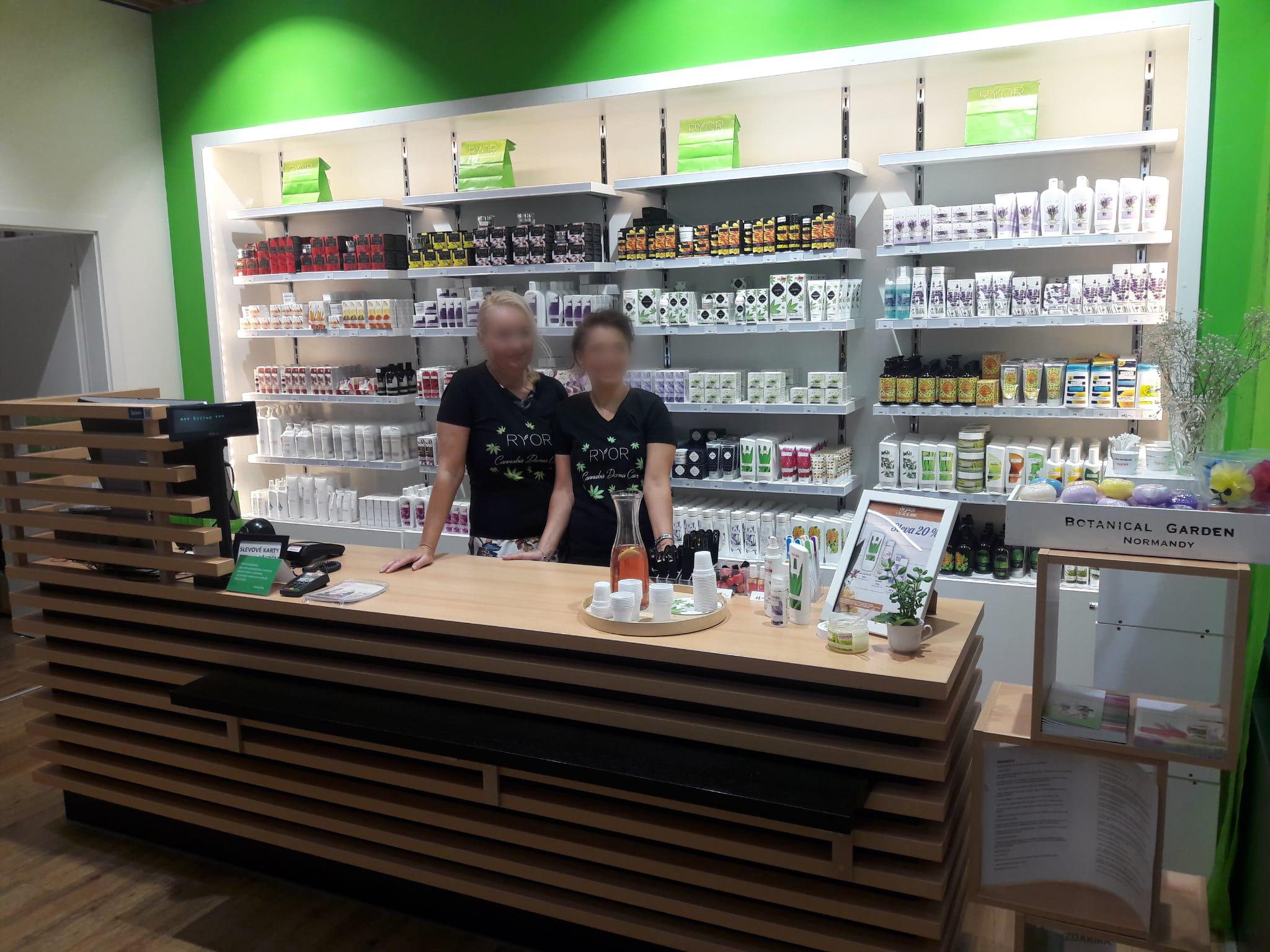 Značková prodejna Ryor kosmetika foto 4