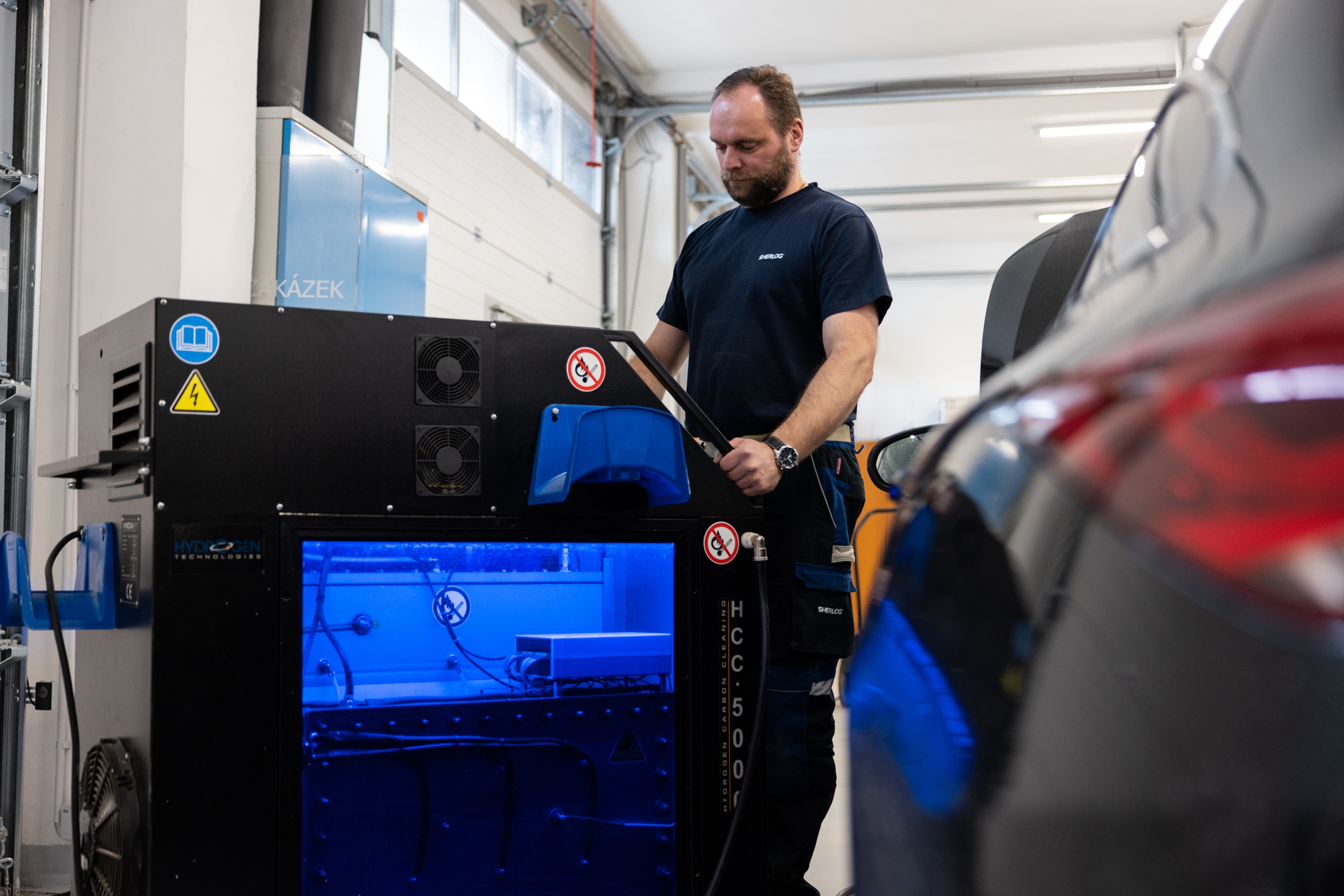 Dekarbonizace - čištění motoru vodíkem