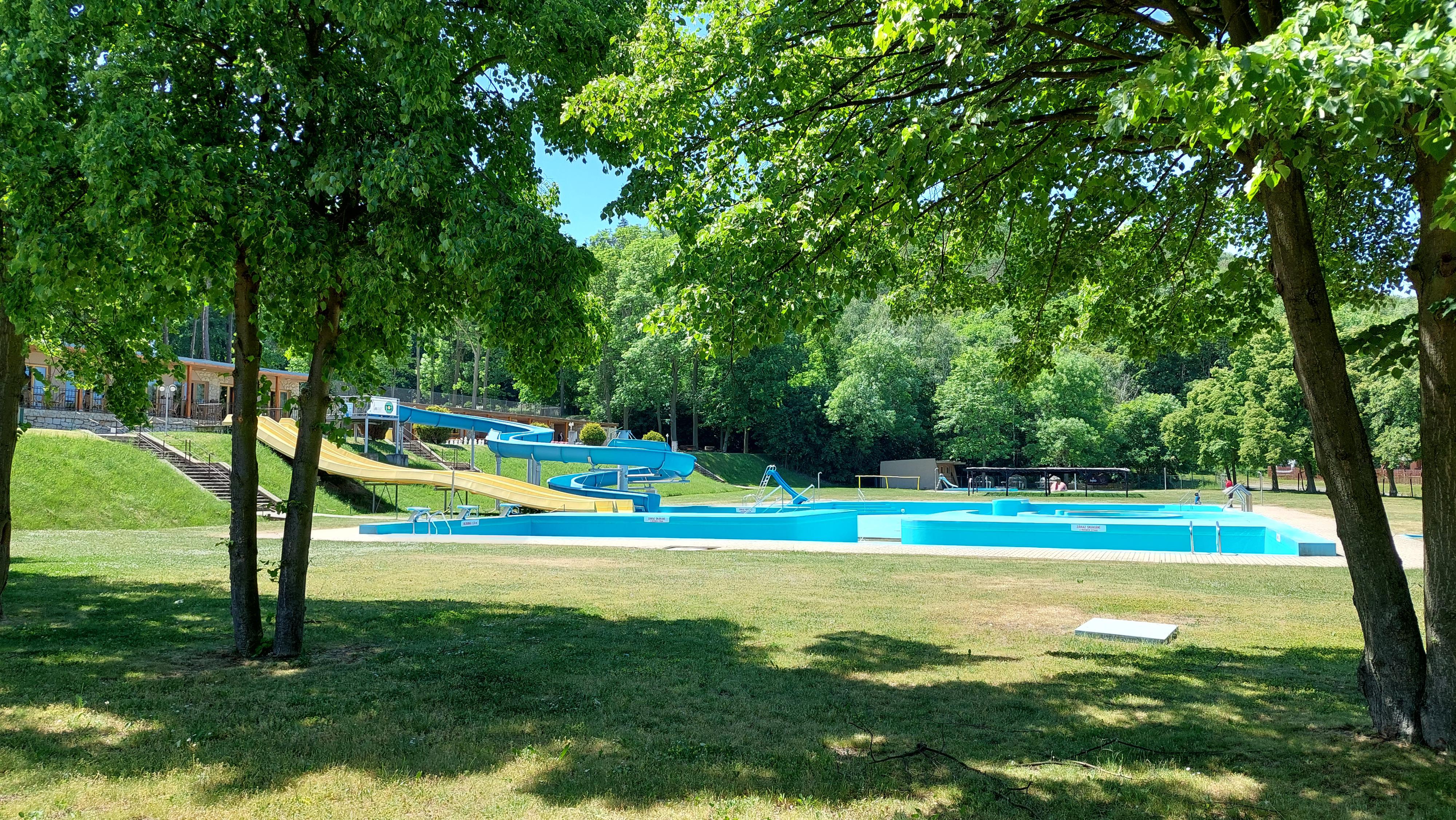 Lesní restaurace koupaliště Ressl foto 2