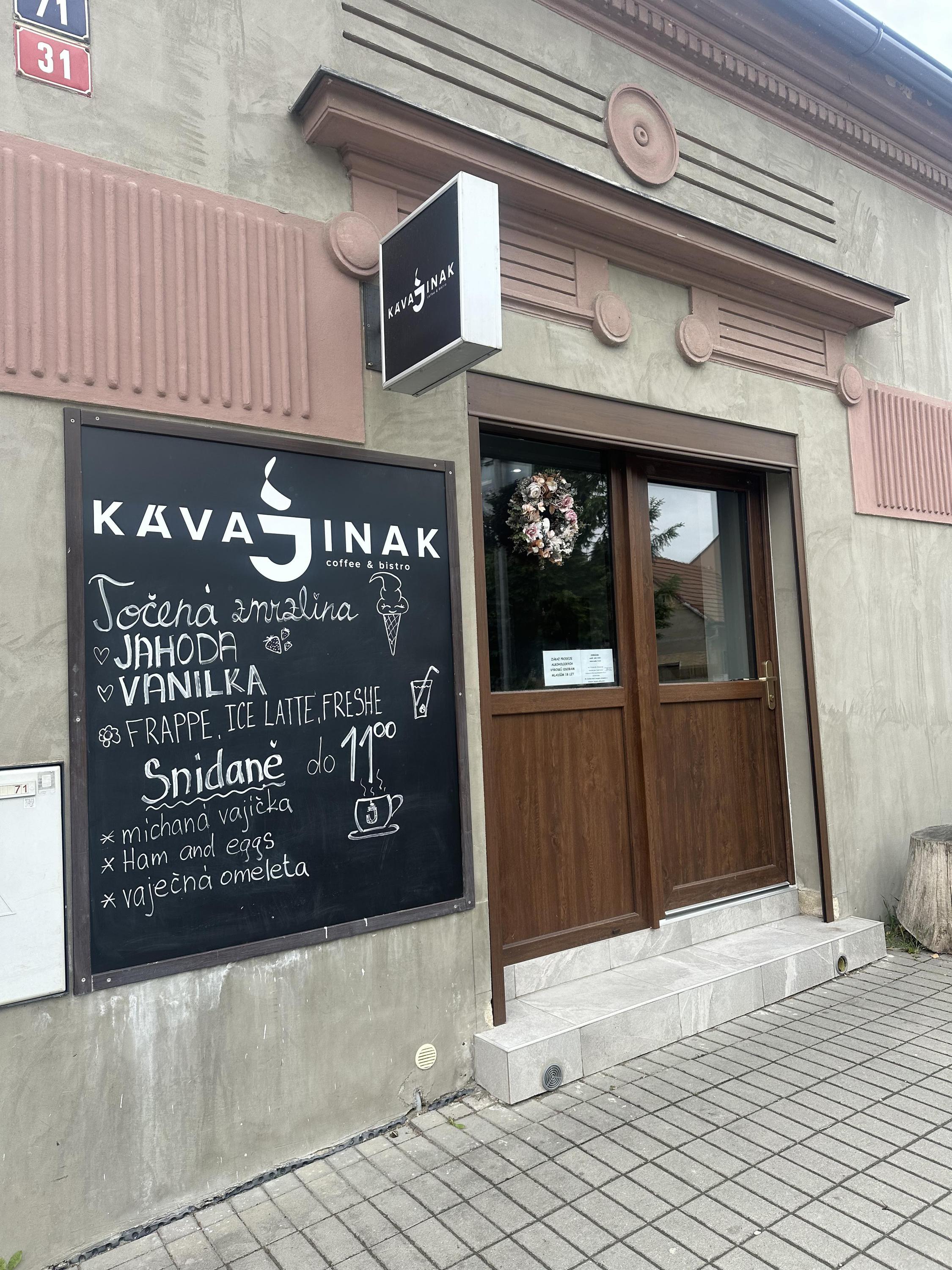 KávaJinak coffee&bistro Chýně foto 3