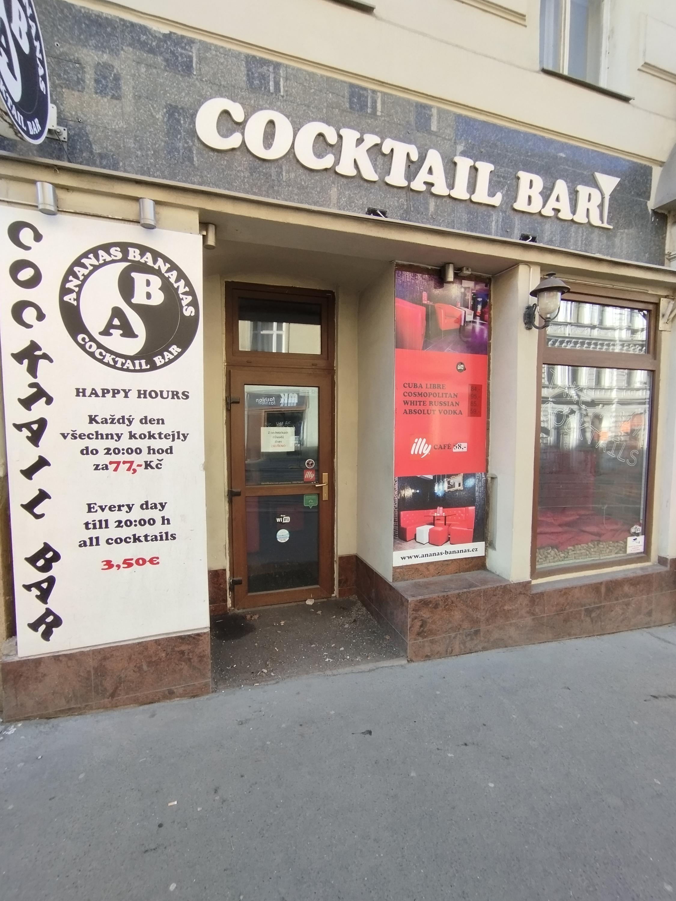 ANANAS-BANANAS cocktail bar foto 3