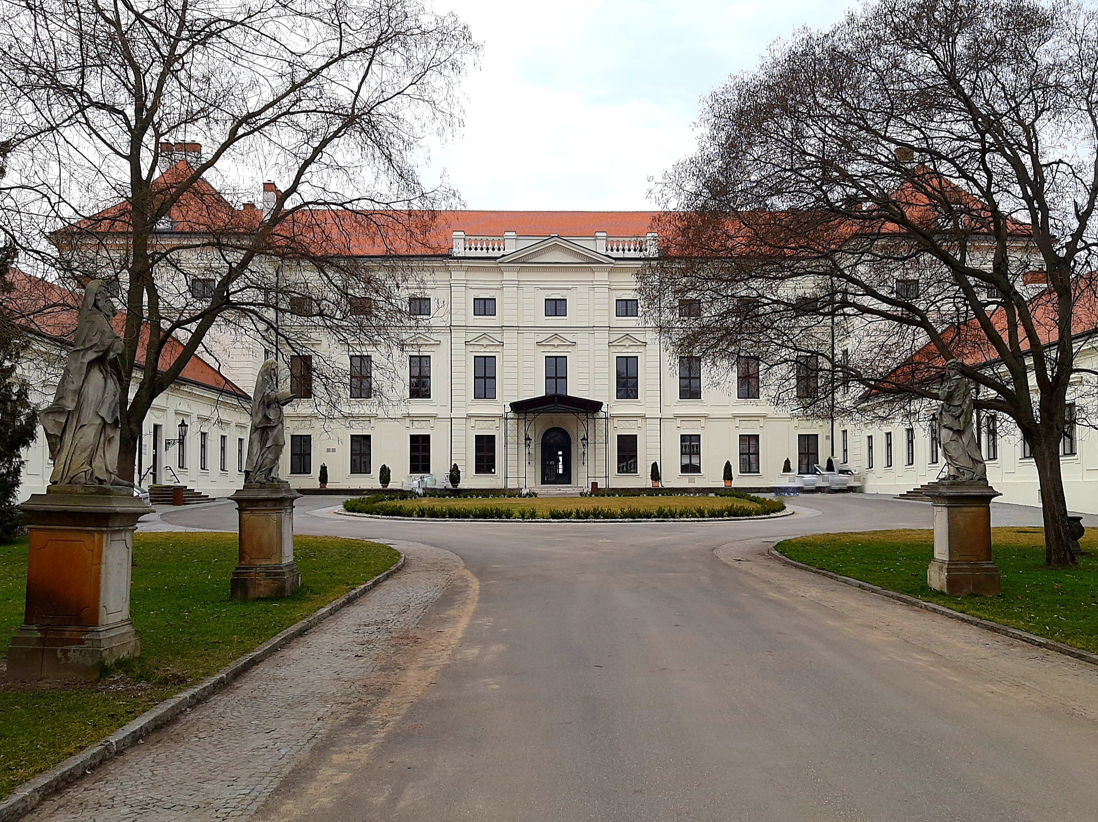 Státní Zámek Židlochovice foto 3