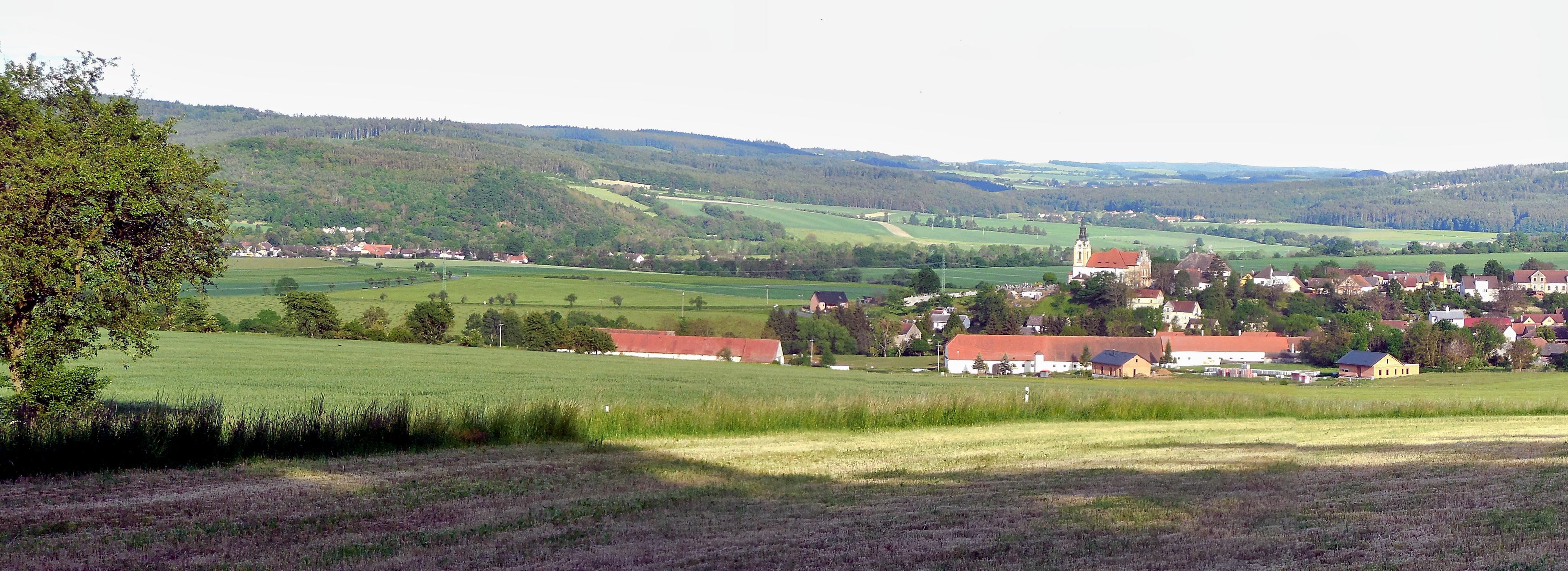 Vřeskovice - obecní úřad foto 3