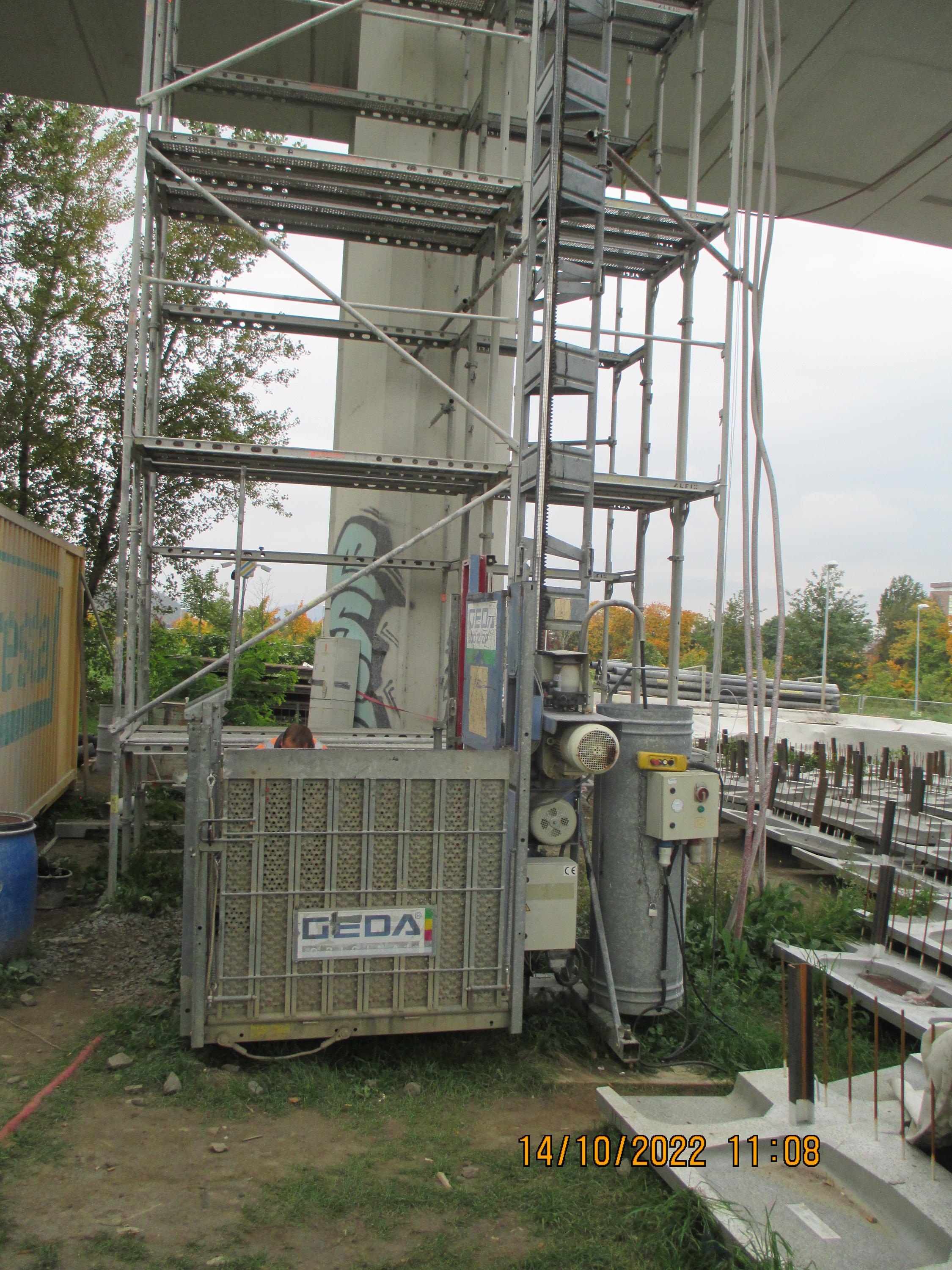 STAVEBNÍ VÝTAHY - půjčovna stavebních výtahů a lešení foto 3