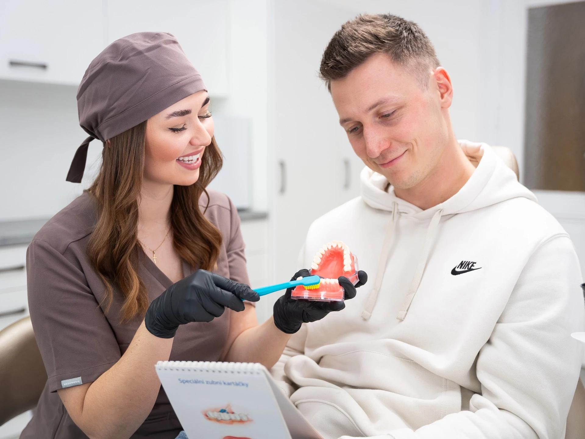Dentální hygiena Andrea Malúšová DiS - VARYDENTAL foto 3