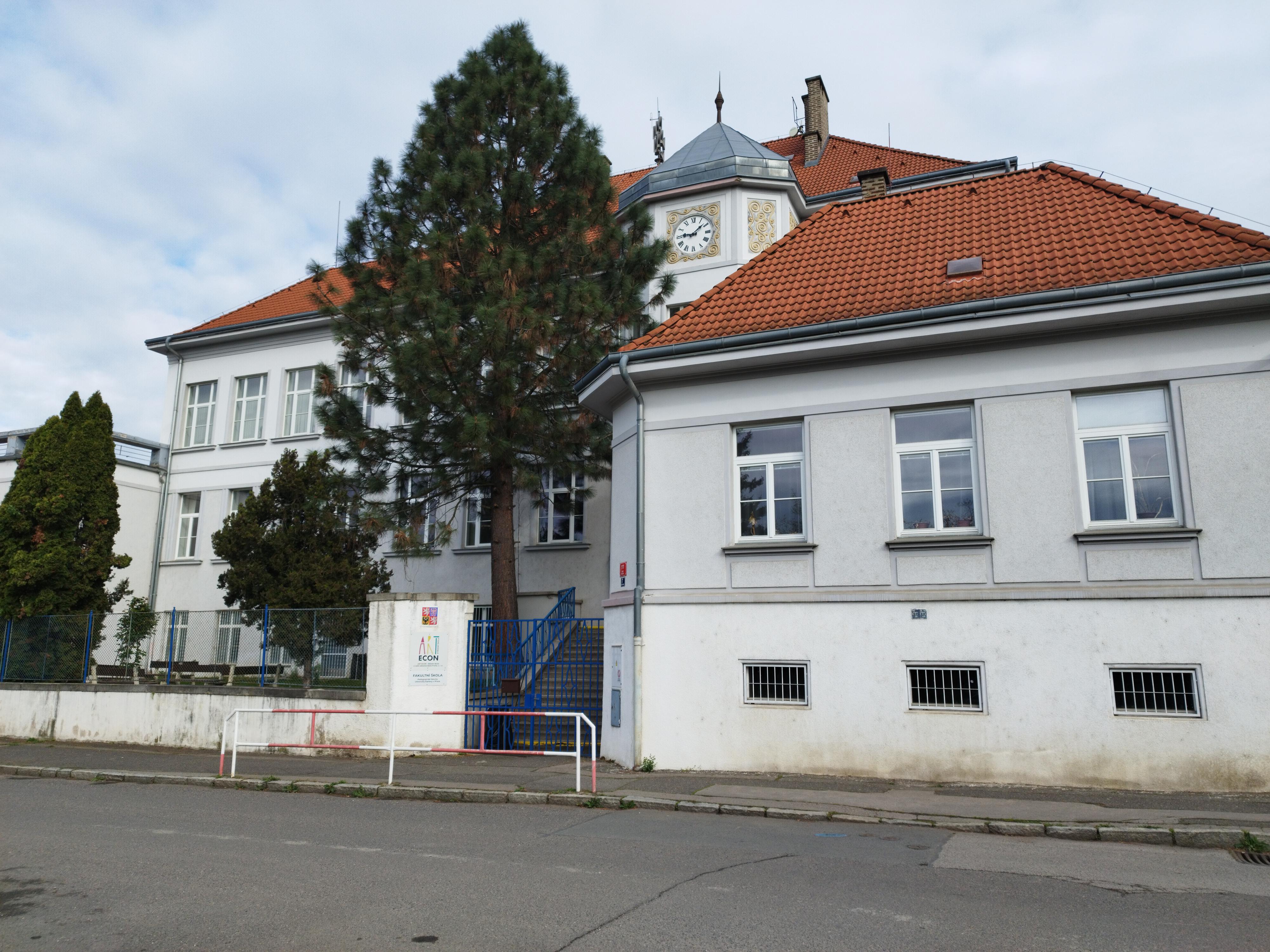 ART ECON - Gymnázium a Střední odborná škola Praha, s.r.o. foto 5