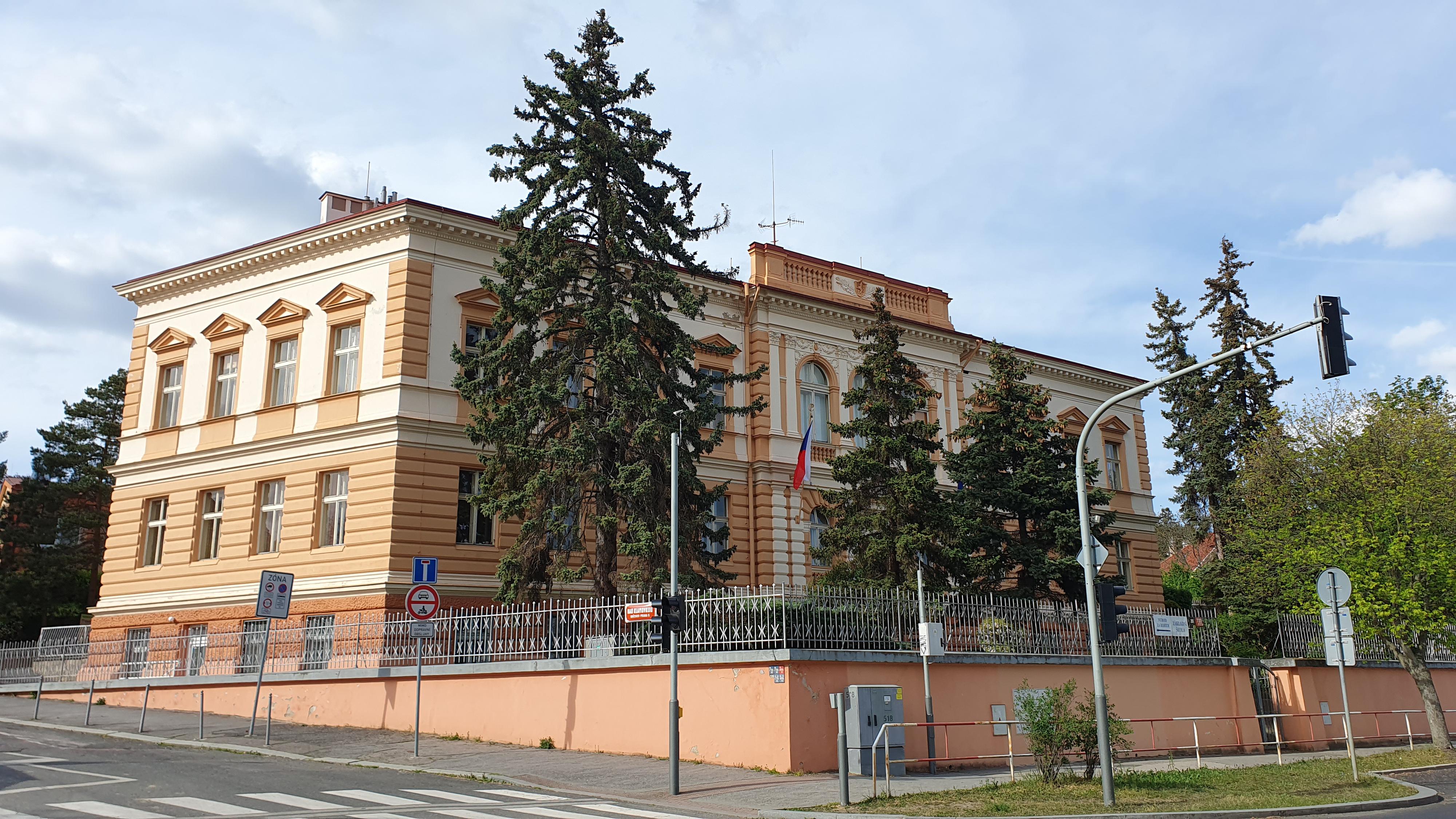 ZŠ Praha 5,  Podbělohorská foto 3