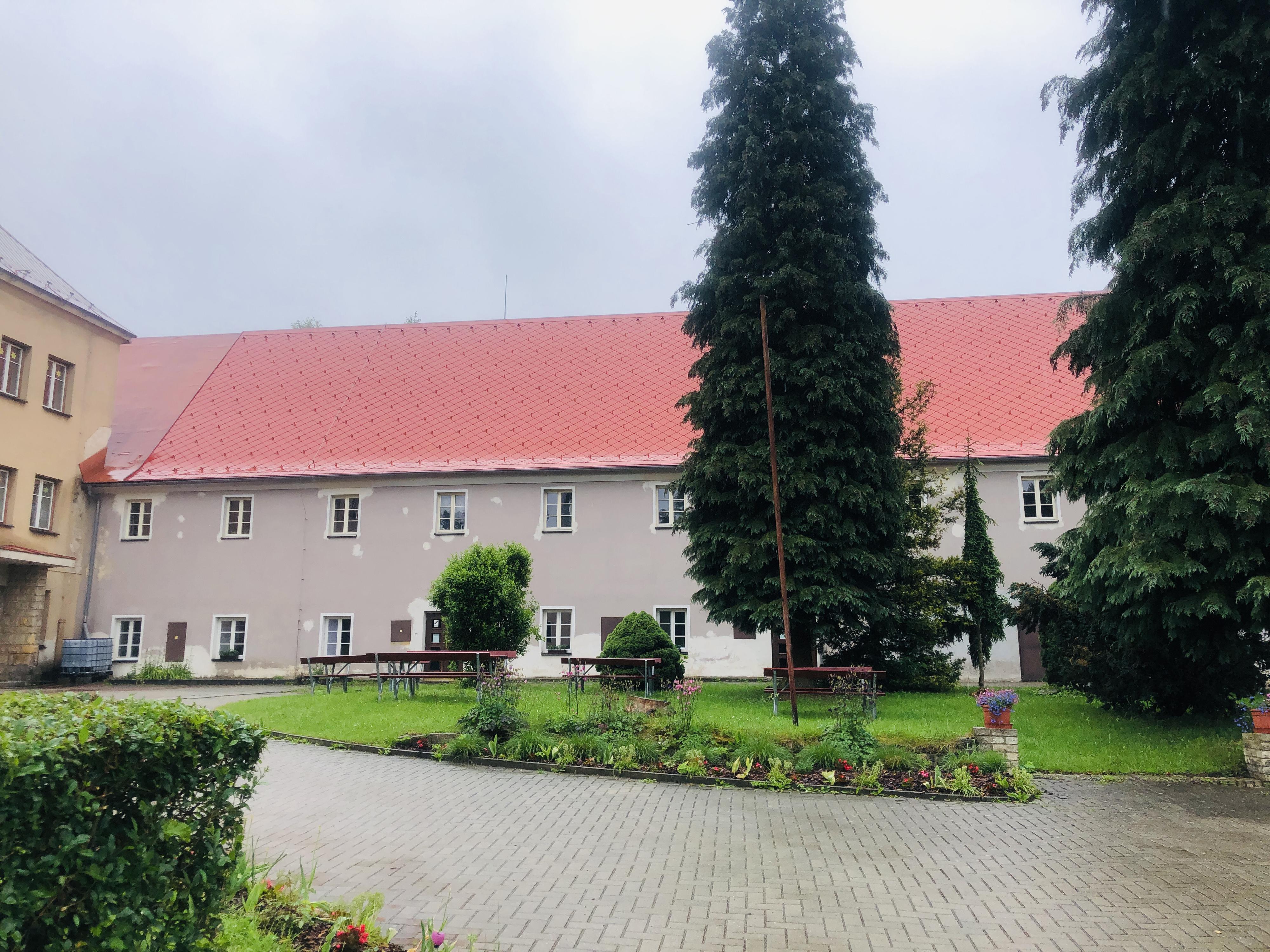 Dětský domov, Základní škola a Mateřská škola, Krompach 47 foto 3