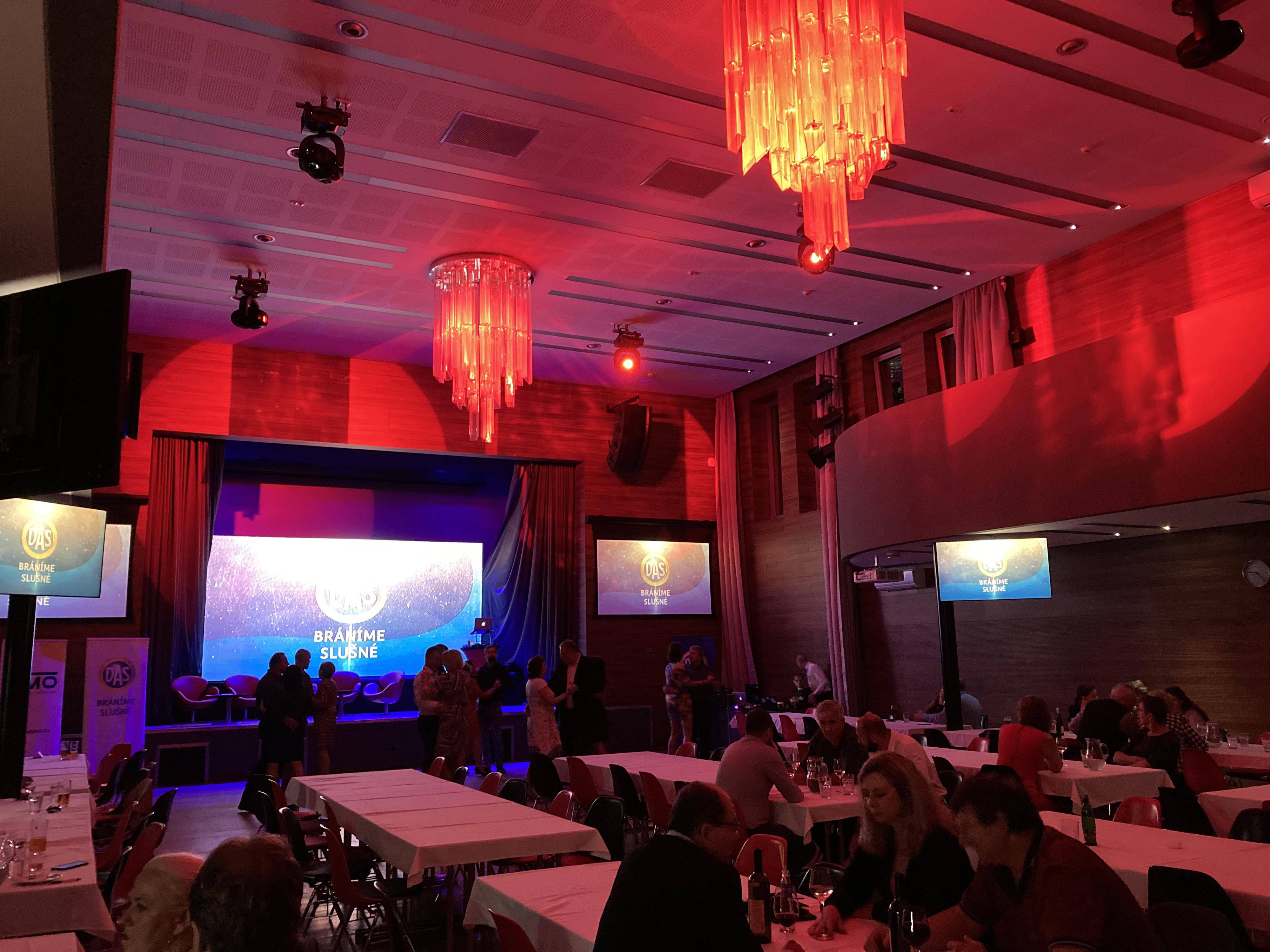 Osvětlení akcí s pronájmem světelných efektů